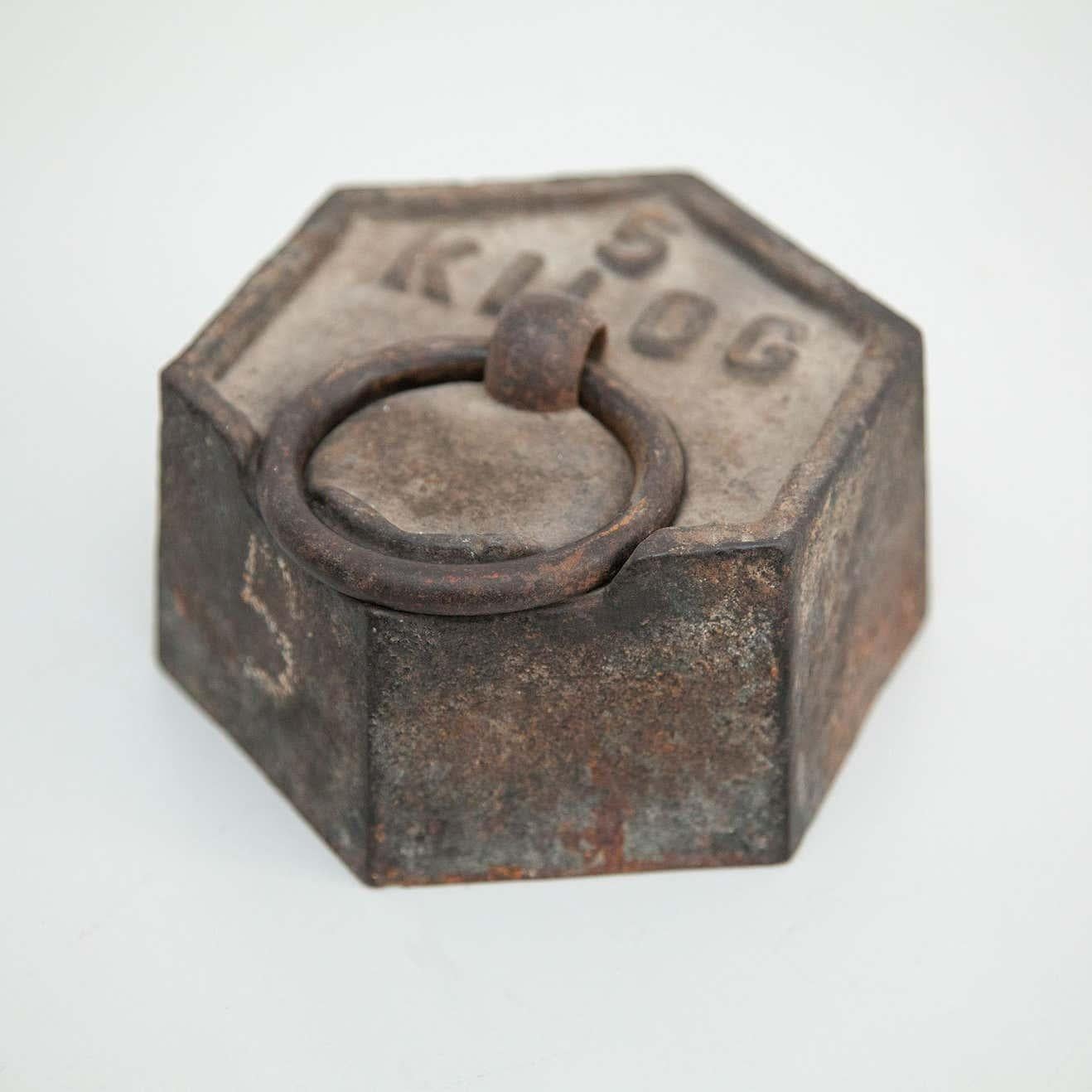 Set of Four Vintage Weights, circa 1920 3