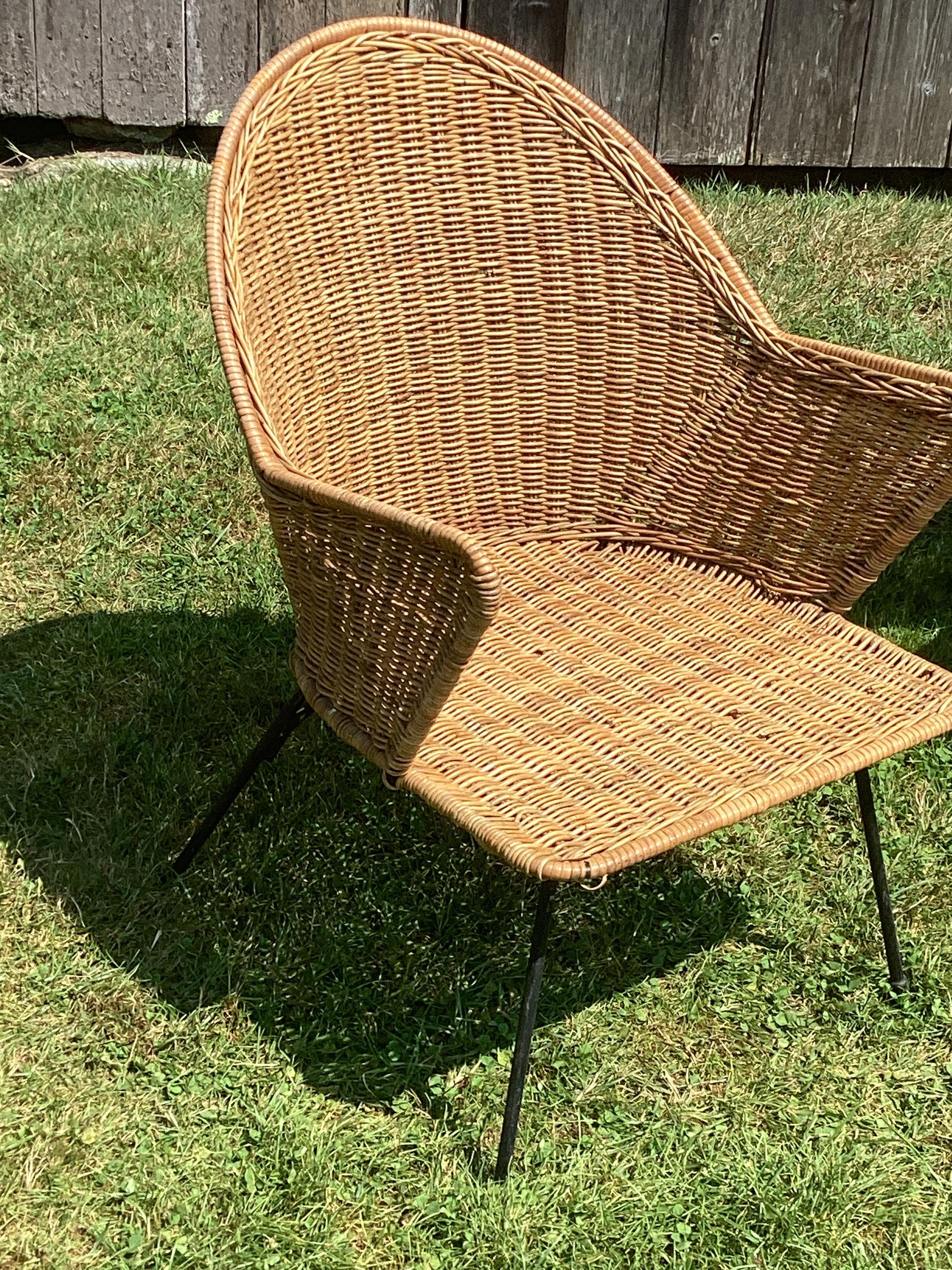 Satz von vier Sesseln aus Weidengeflecht und Eisen im Zustand „Gut“ im Angebot in Chapel Hill, NC