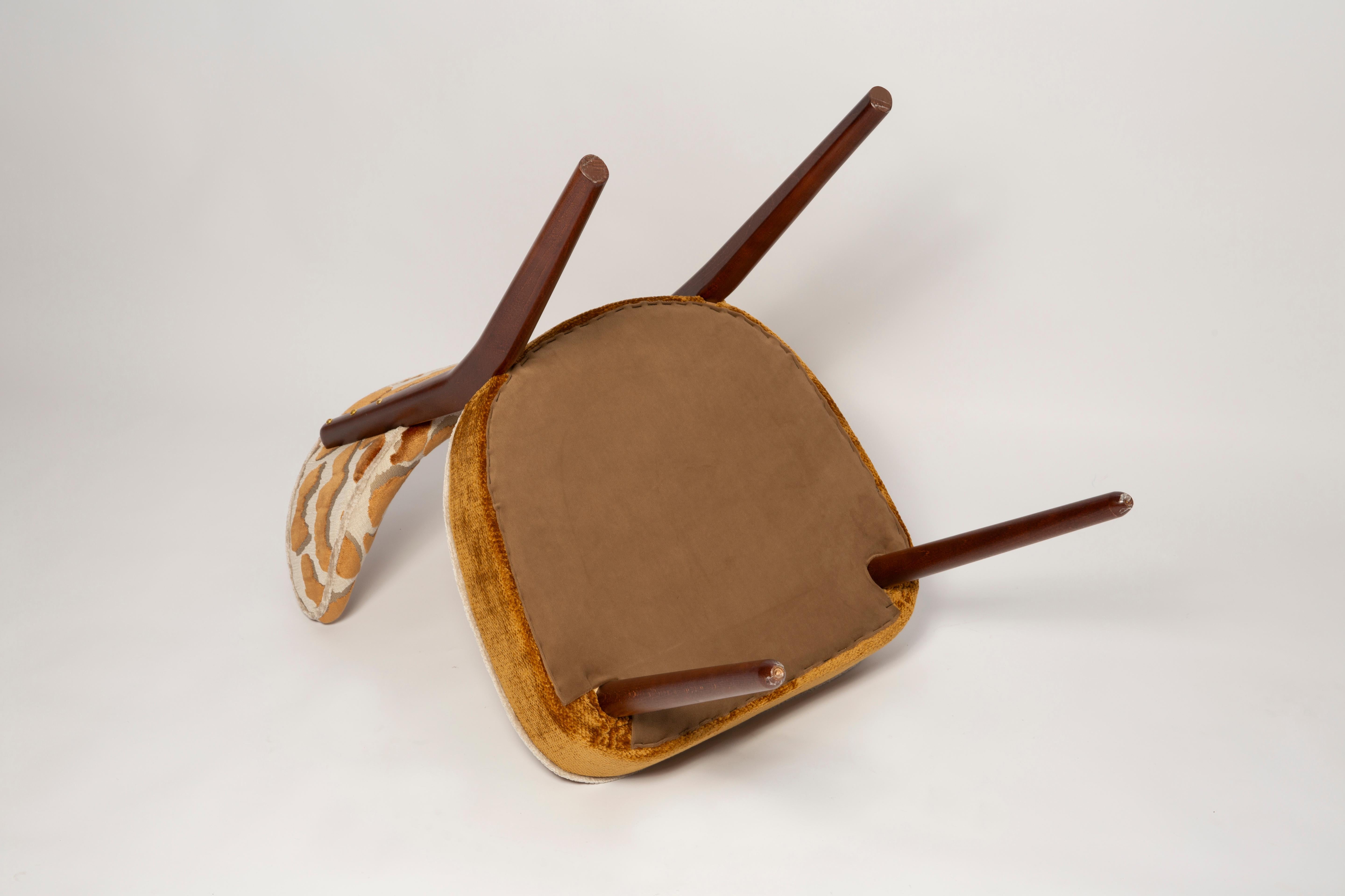 Satz von vier Vintola Studio Esszimmerstühlen, Casamance DEMOISELLE und NIMBUS Stoff im Angebot 5