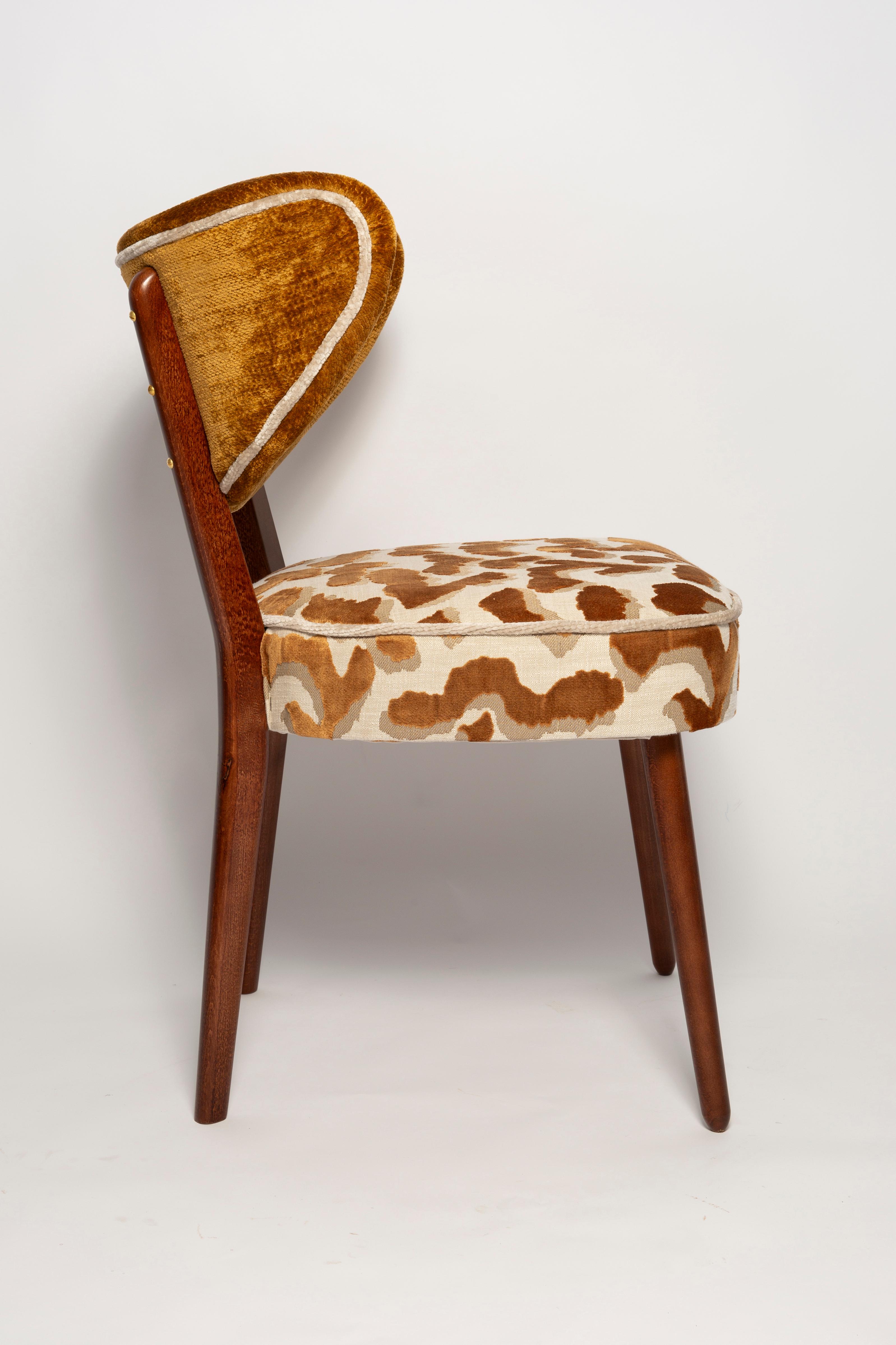 Satz von vier Vintola Studio Esszimmerstühlen, Casamance DEMOISELLE und NIMBUS Stoff (Polnisch) im Angebot