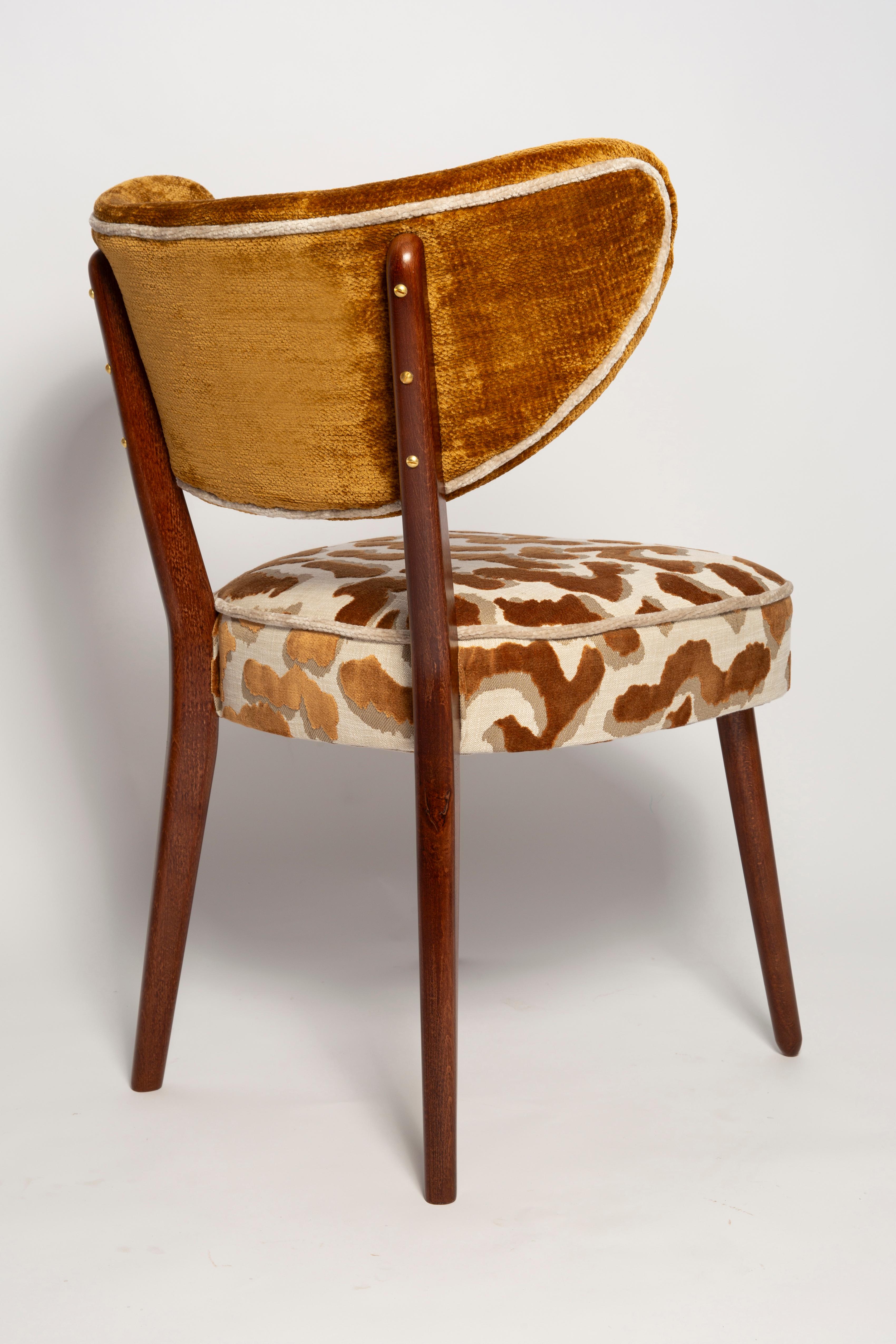 Satz von vier Vintola Studio Esszimmerstühlen, Casamance DEMOISELLE und NIMBUS Stoff (Handgefertigt) im Angebot