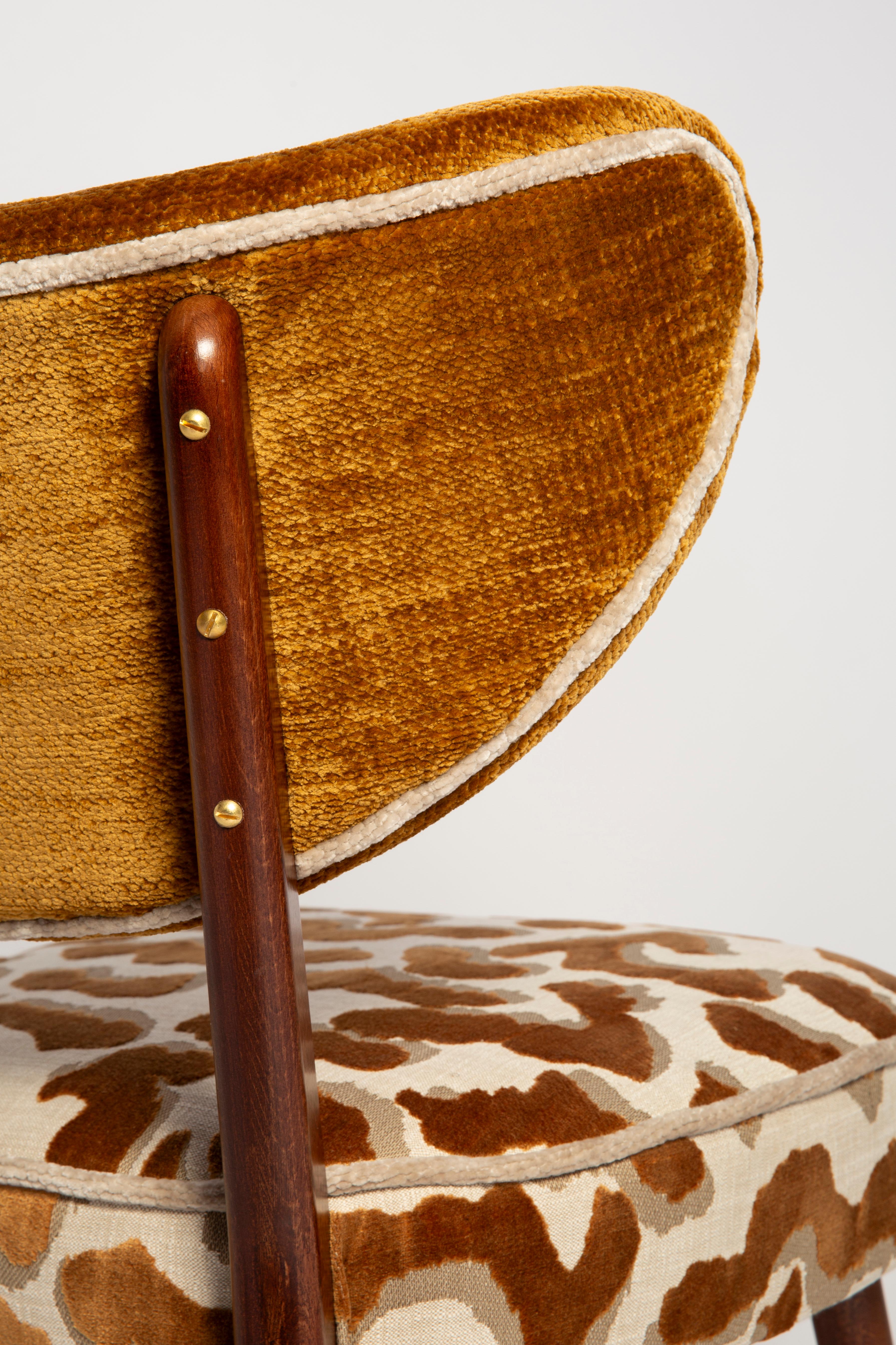 Satz von vier Vintola Studio Esszimmerstühlen, Casamance DEMOISELLE und NIMBUS Stoff im Zustand „Neu“ im Angebot in 05-080 Hornowek, PL