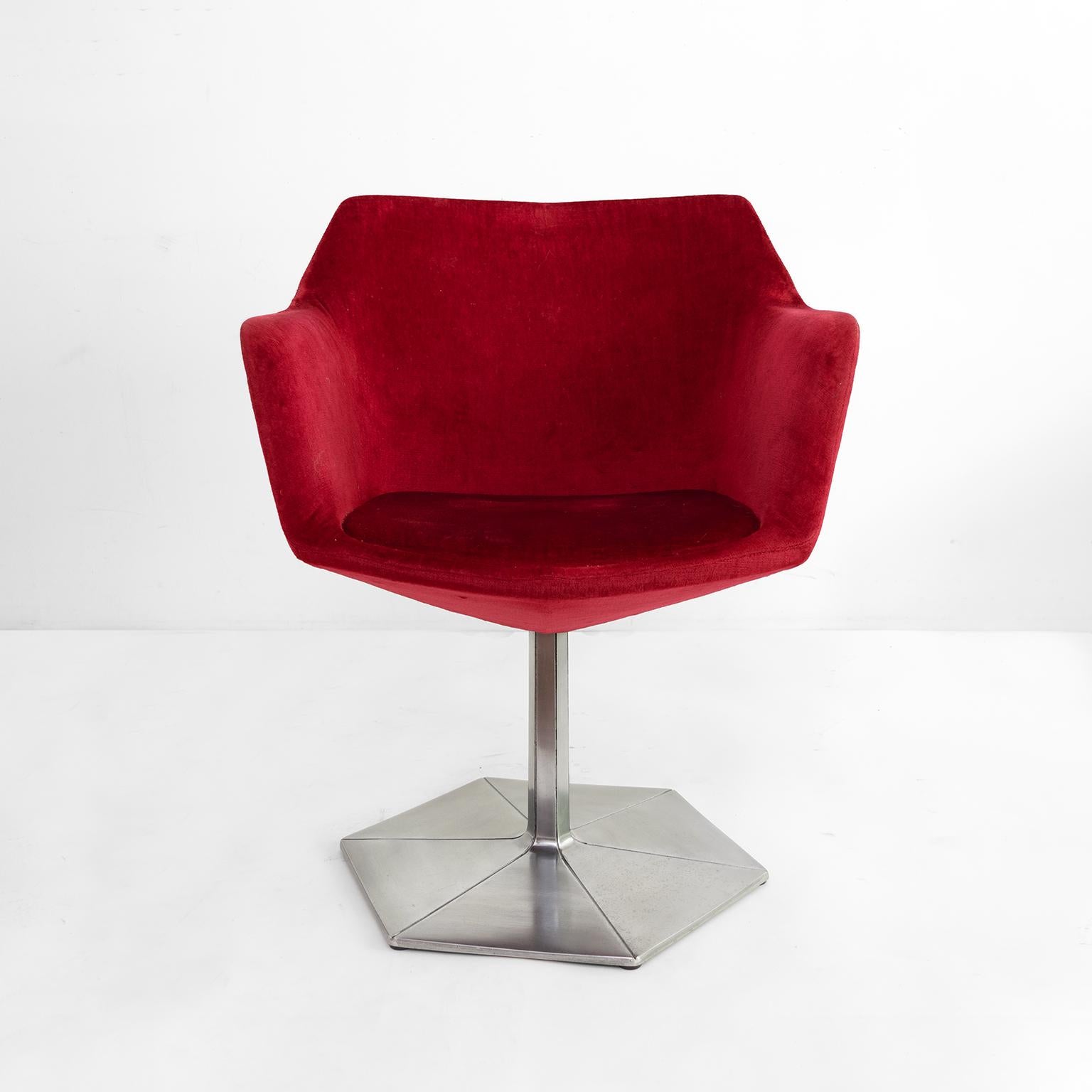 Ensemble de quatre chaises pivotantes Voitto Haapalainen Prisma avec corps à facettes. en vente 3