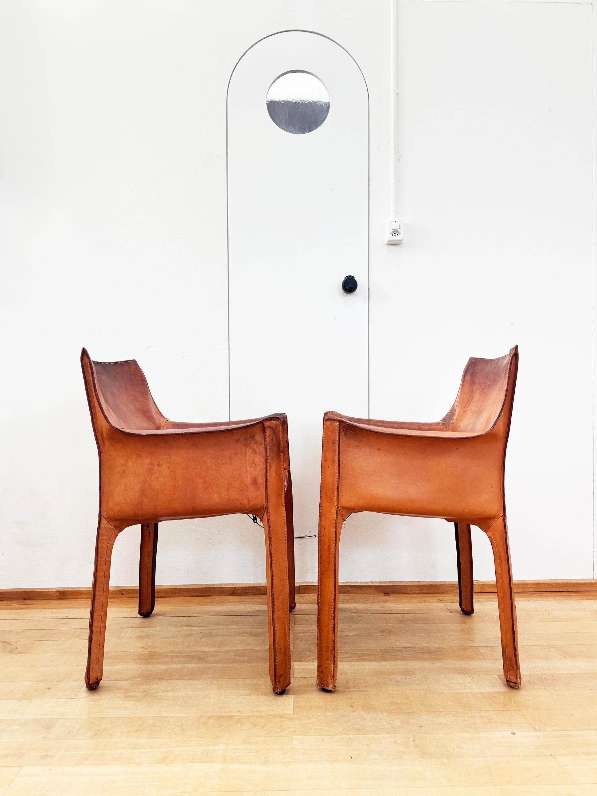 Ensemble de QUATRE fauteuils Cassina Cab 413 en cuir naturel brun cognac Bellini en vente 3