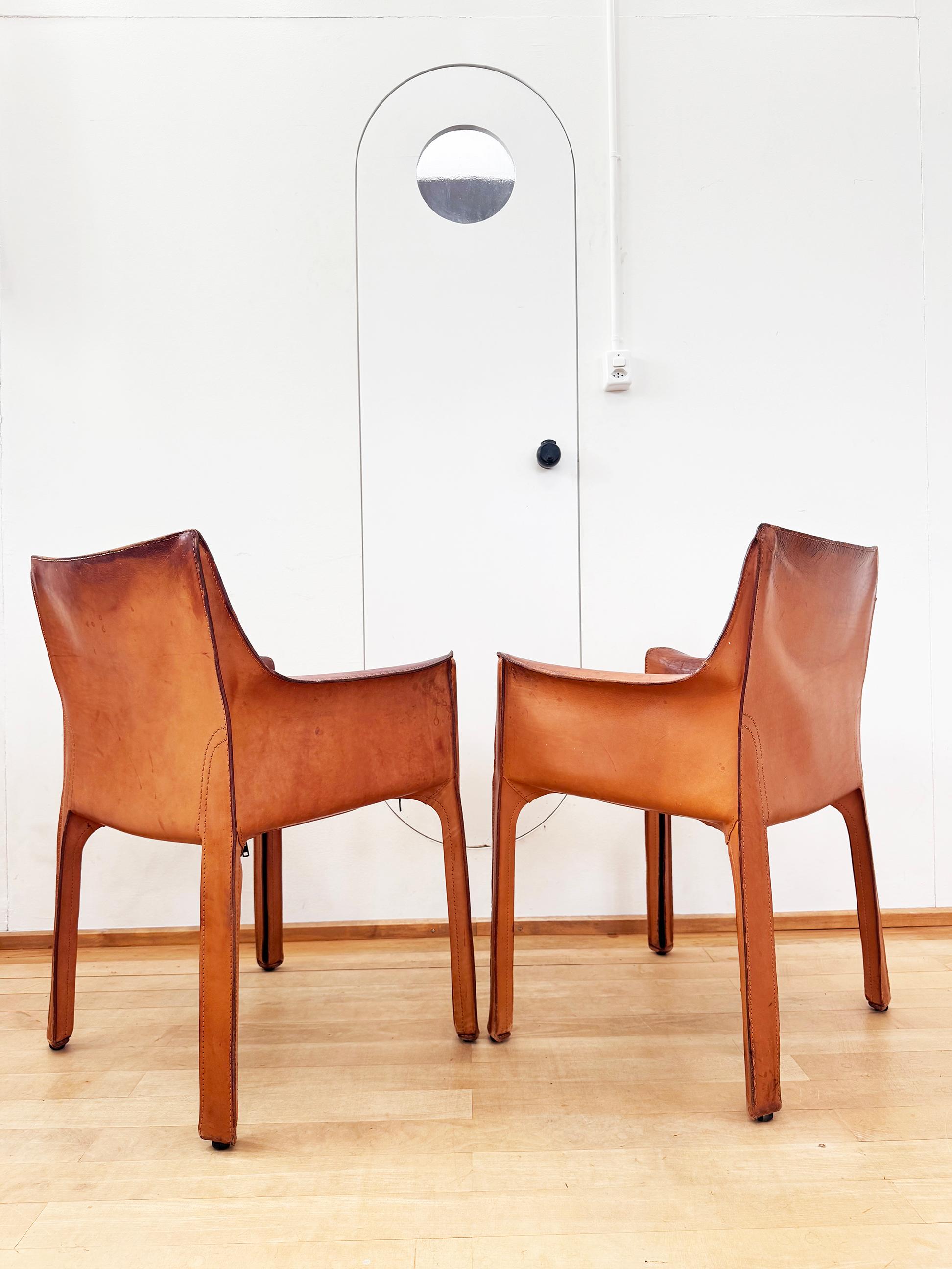 Ensemble de QUATRE fauteuils Cassina Cab 413 en cuir naturel brun cognac Bellini en vente 4