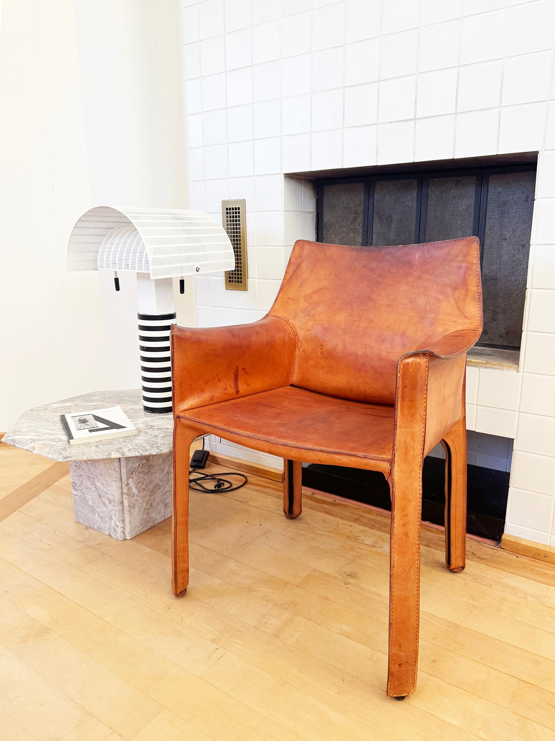 Ensemble de QUATRE fauteuils Cassina Cab 413 en cuir naturel brun cognac Bellini en vente 10