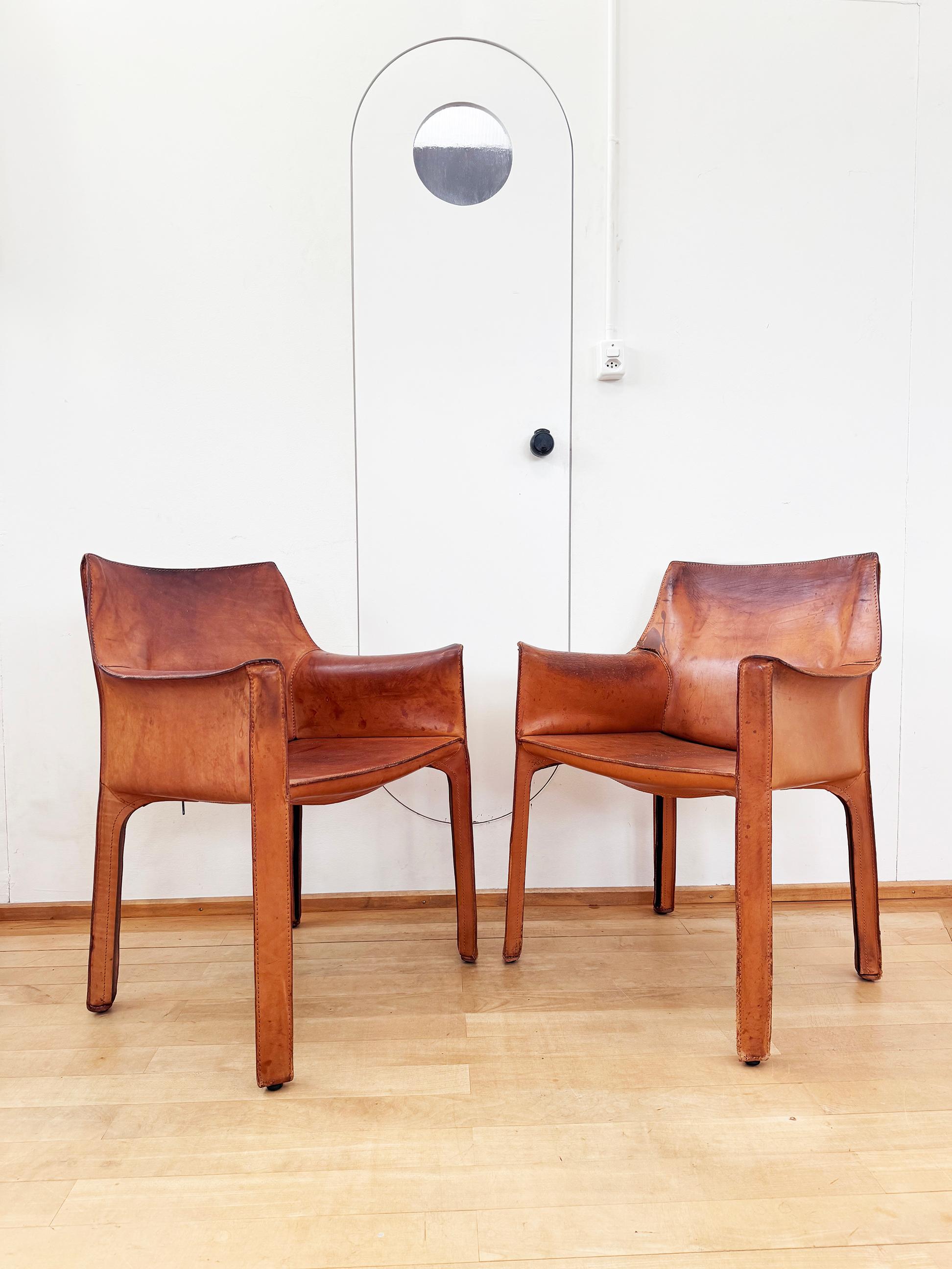 Ensemble de QUATRE fauteuils Cassina Cab 413 en cuir naturel brun cognac Bellini Bon état - En vente à Basel, BS