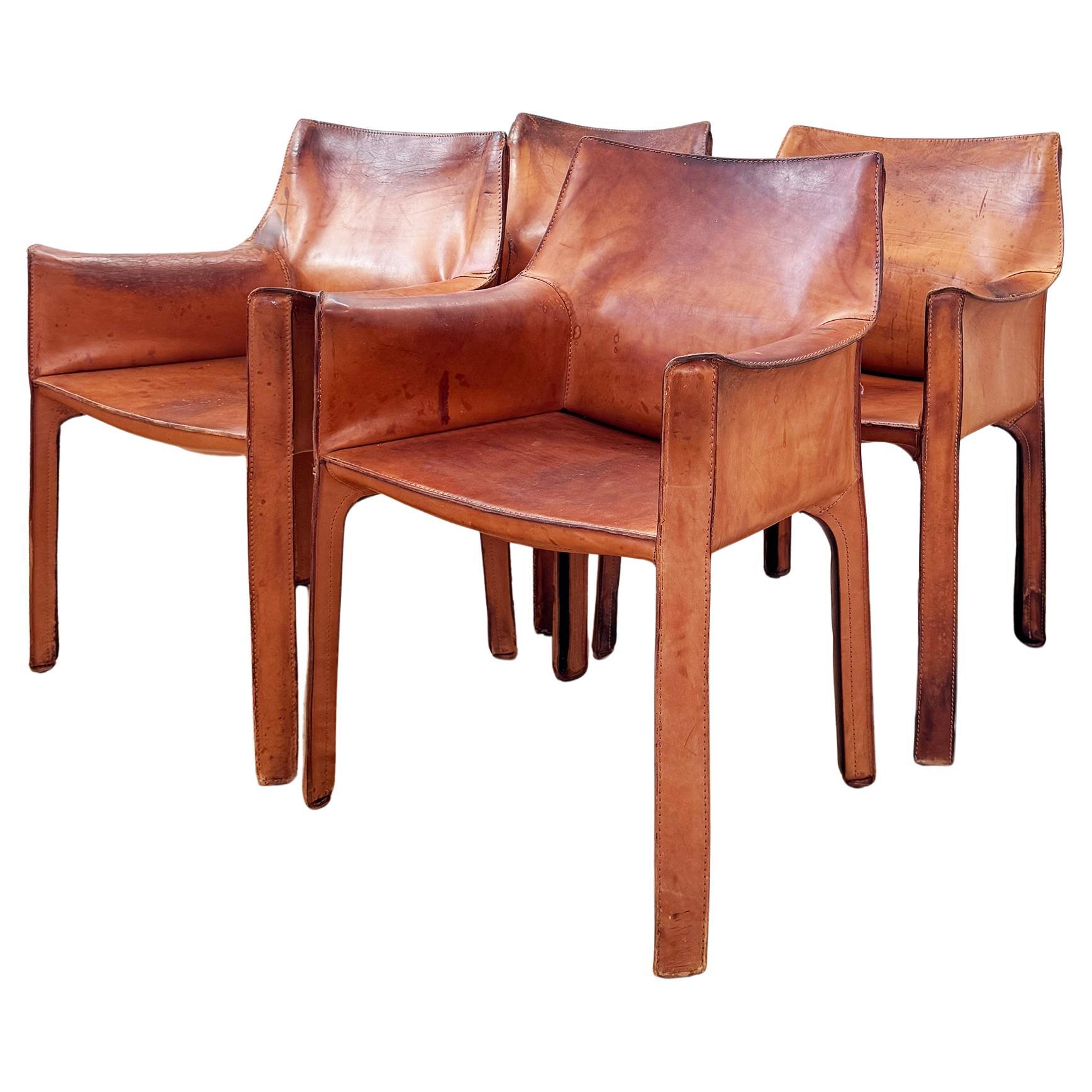 Ensemble de QUATRE fauteuils Cassina Cab 413 en cuir naturel brun cognac Bellini