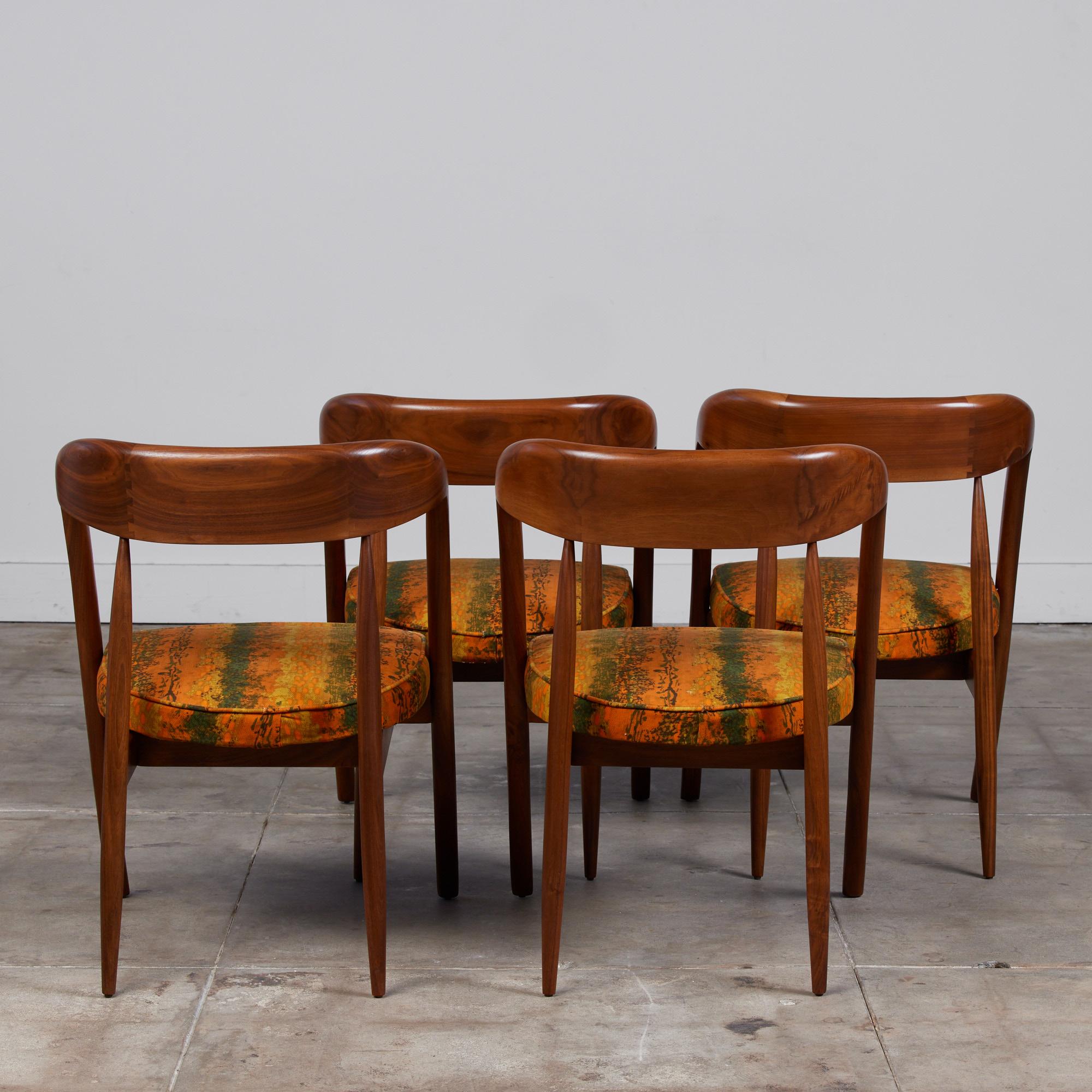 Set of Four Walnut Round Back Dining Chairs In Excellent Condition In Los Angeles, CA