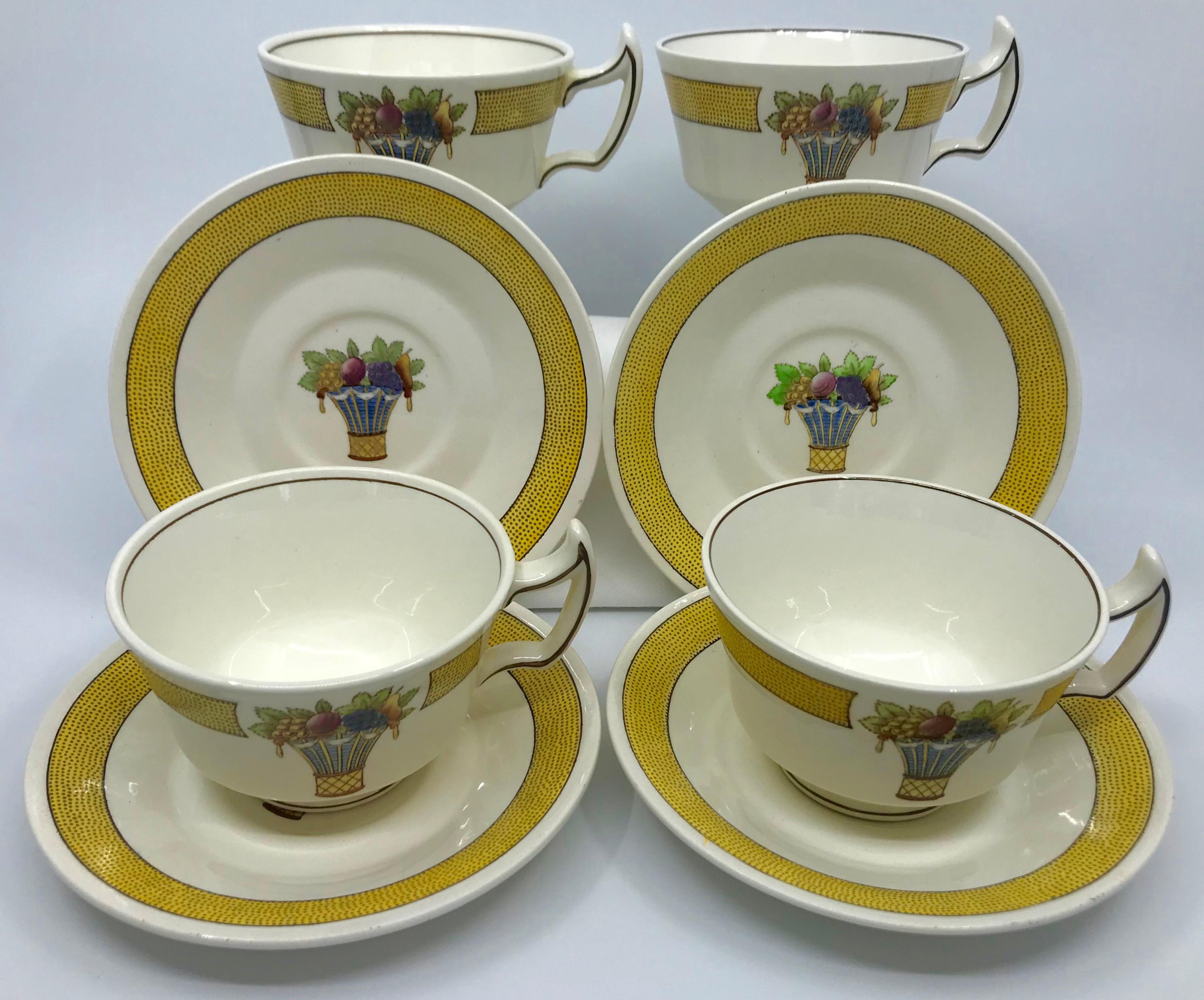 English Set of Four Wedgwood Directoire Yellow Banded Creamware Cups and Saucers For Sale