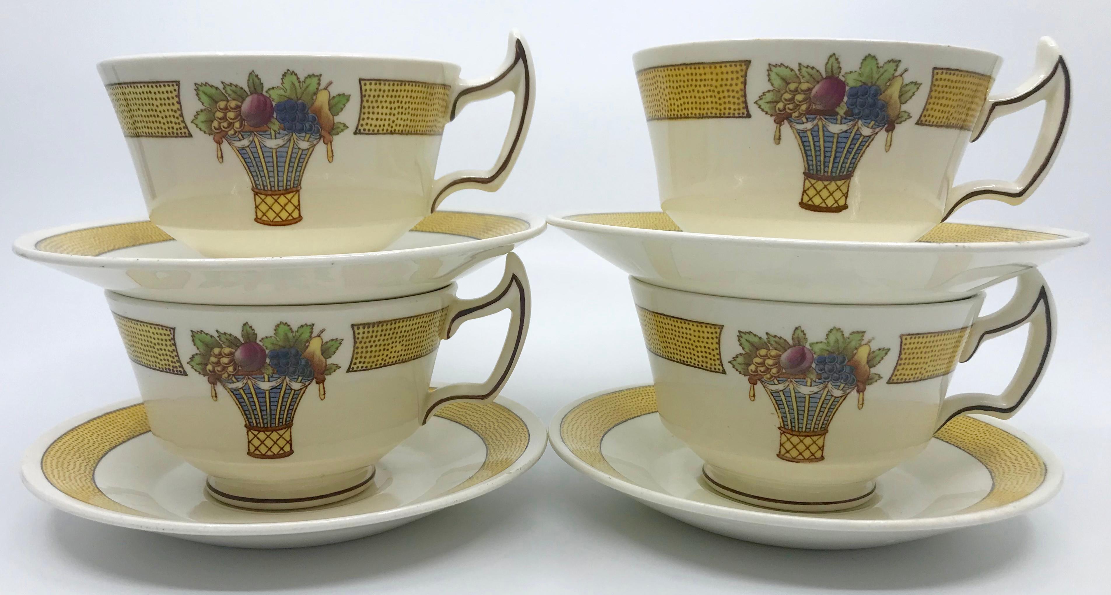 Set of Four Wedgwood Directoire Yellow Banded Creamware Cups and Saucers In Good Condition For Sale In New York, NY