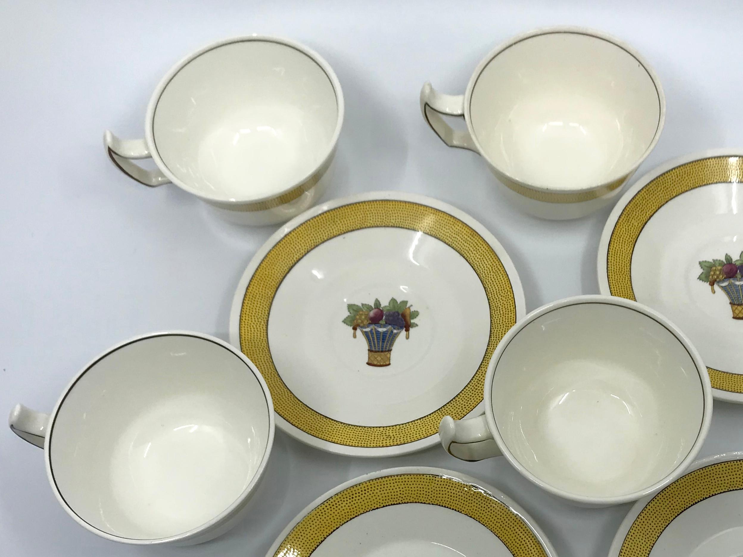 20th Century Set of Four Wedgwood Directoire Yellow Banded Creamware Cups and Saucers For Sale