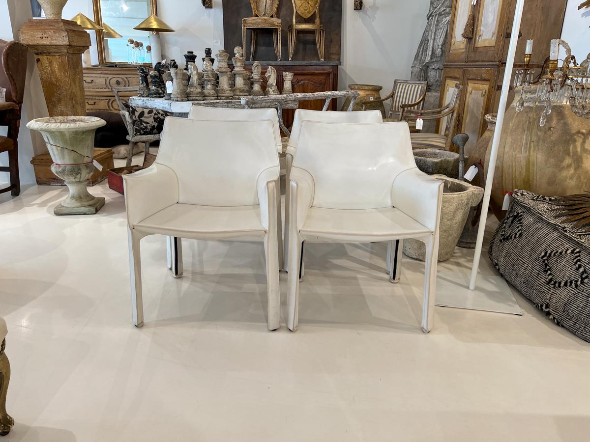 Set di quattro poltrone Cab in pelle bianca di Cassina in vendita 4