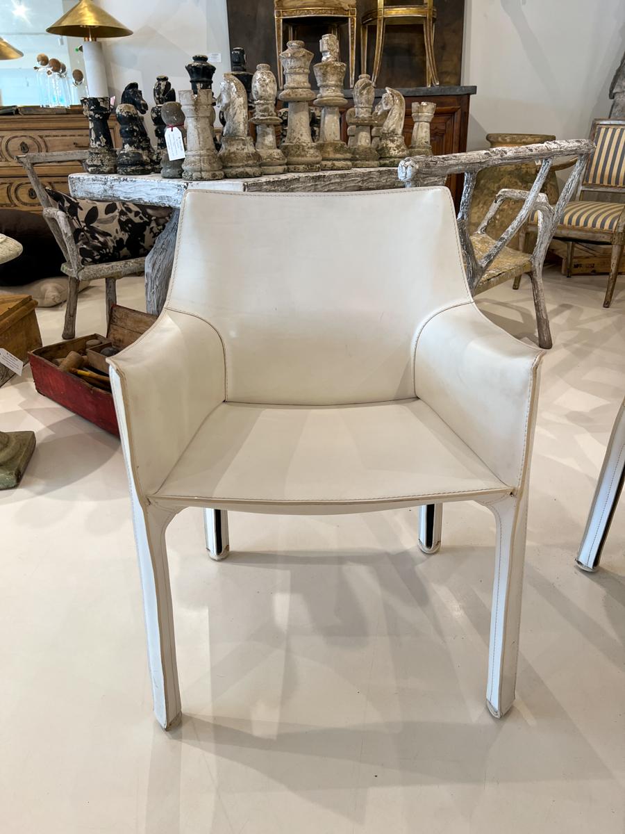 Set di quattro poltrone Cab in pelle bianca di Cassina in vendita 1