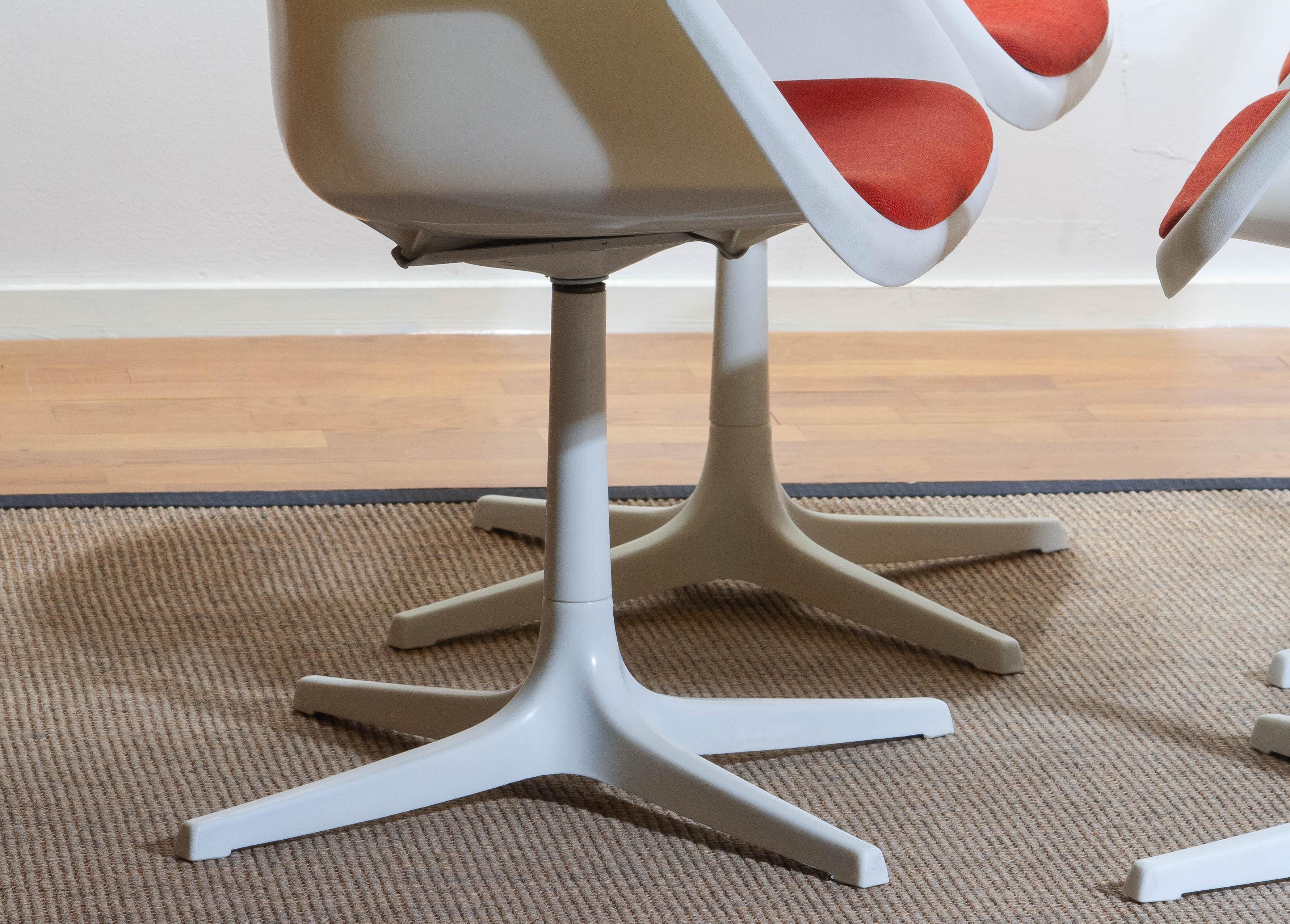 Set of Four White Swivel Chair by Robin Day for Hille, France, 1960 5