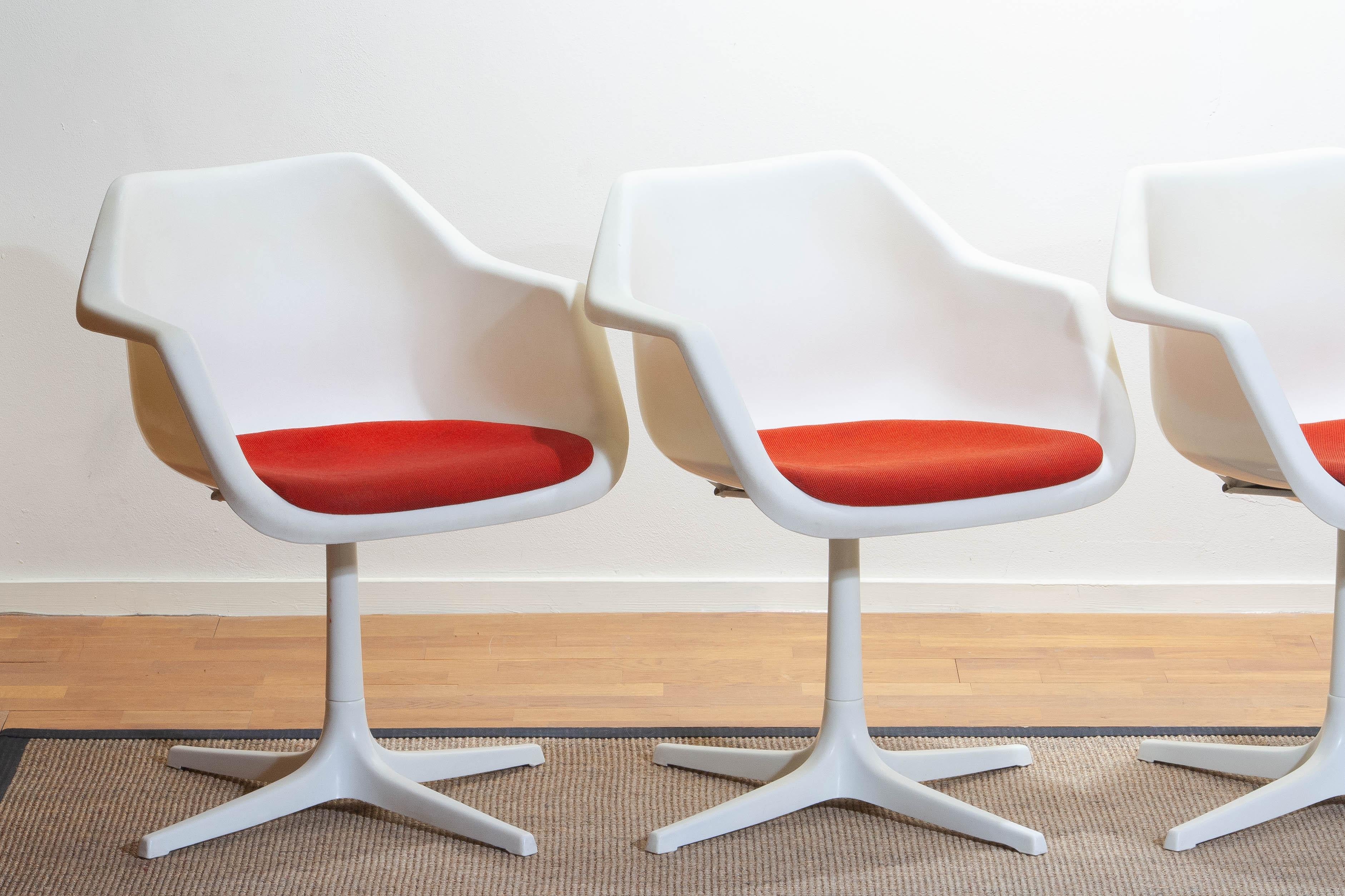 Mid-Century Modern Set of Four White Swivel Chair by Robin Day for Hille, France, 1960