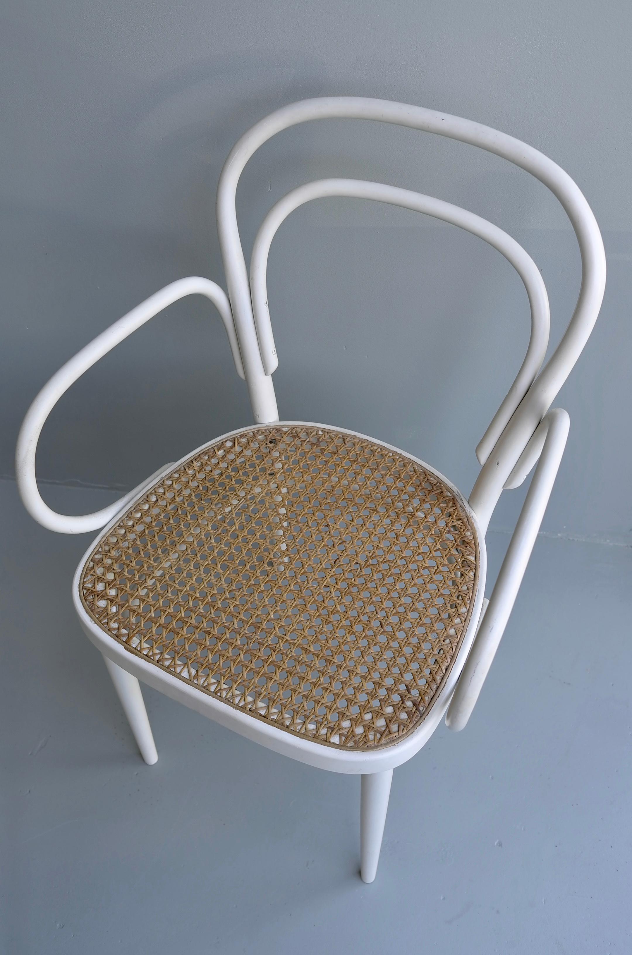 Austrian Set of Four White Thonet nr. 14 Armchairs with Wicker Seats, Vienna, 1960s For Sale