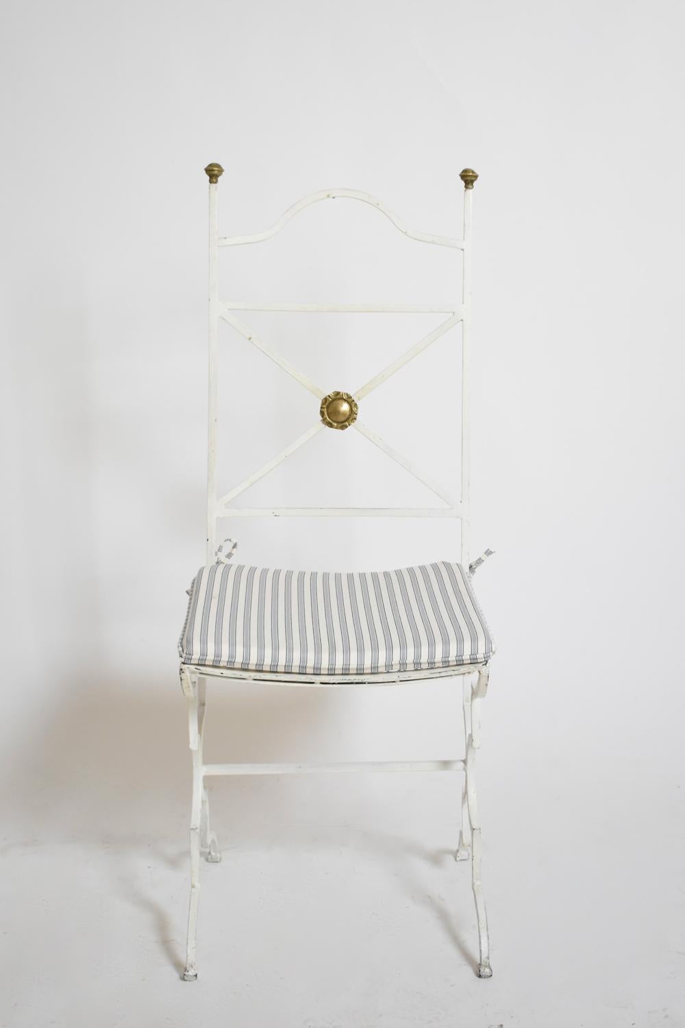 Set of four white wrought iron chairs, 1940s (Französisch) im Angebot
