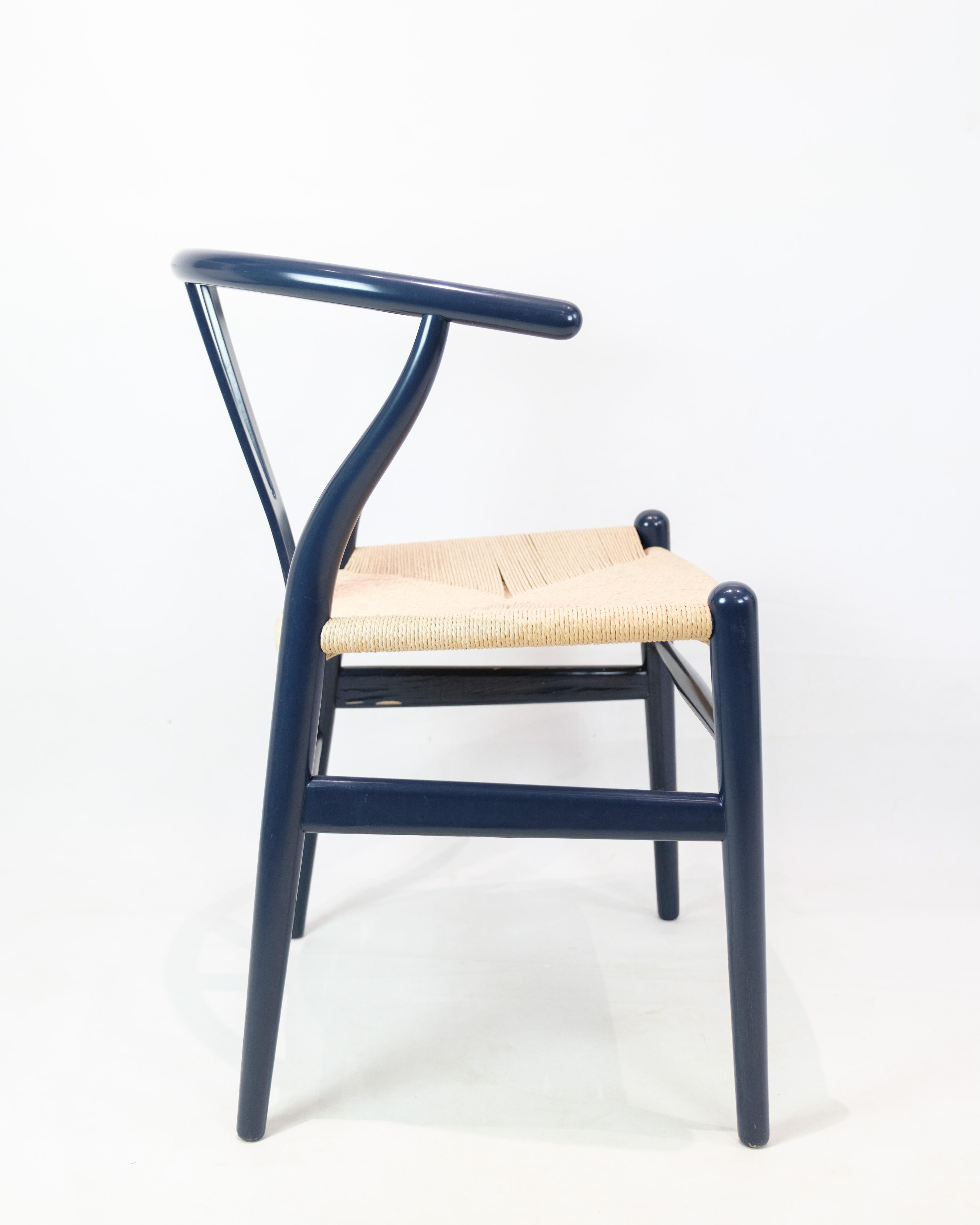 Satz von vier Wishbone-Stühlen in Marineblau von Hans J. Wegner für Carl Hansen & Sohn (21. Jahrhundert und zeitgenössisch) im Angebot