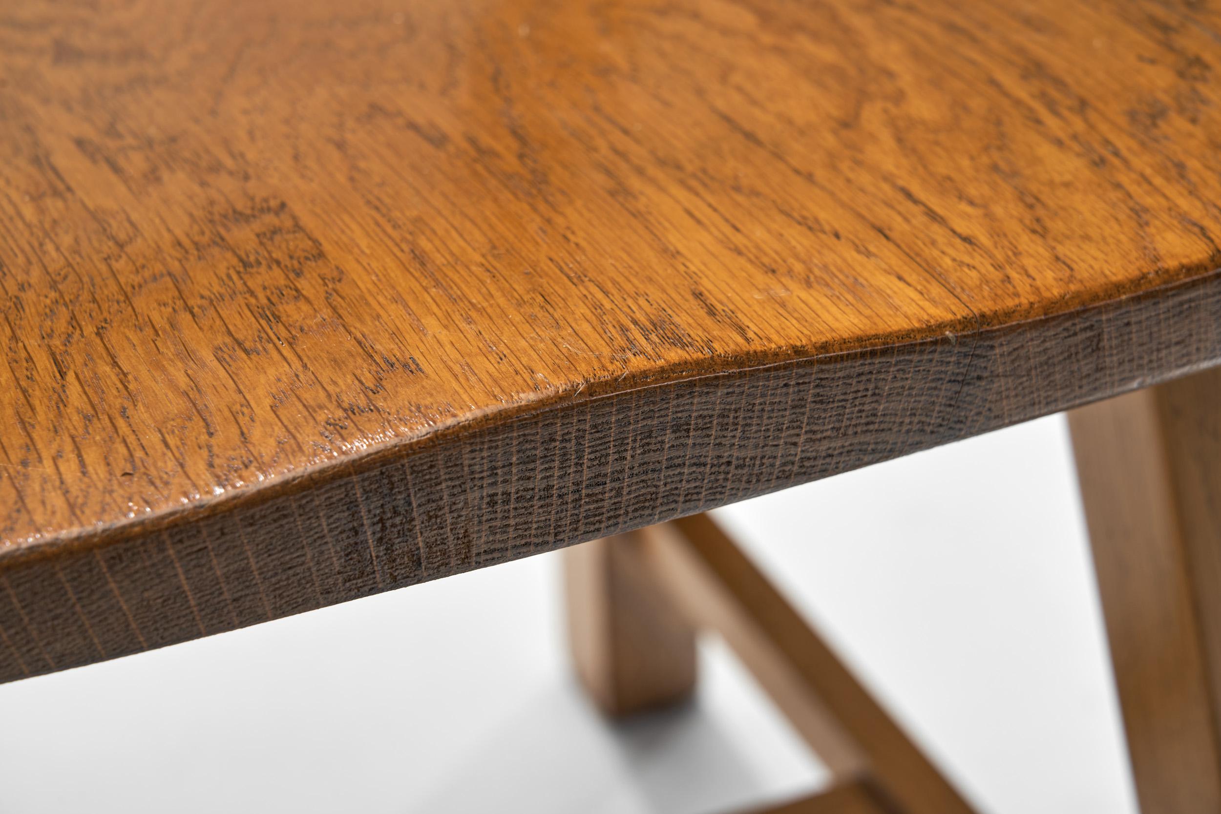 Ensemble de quatre chaises de salle à manger brutalistes en bois, Europe 20ème siècle en vente 6