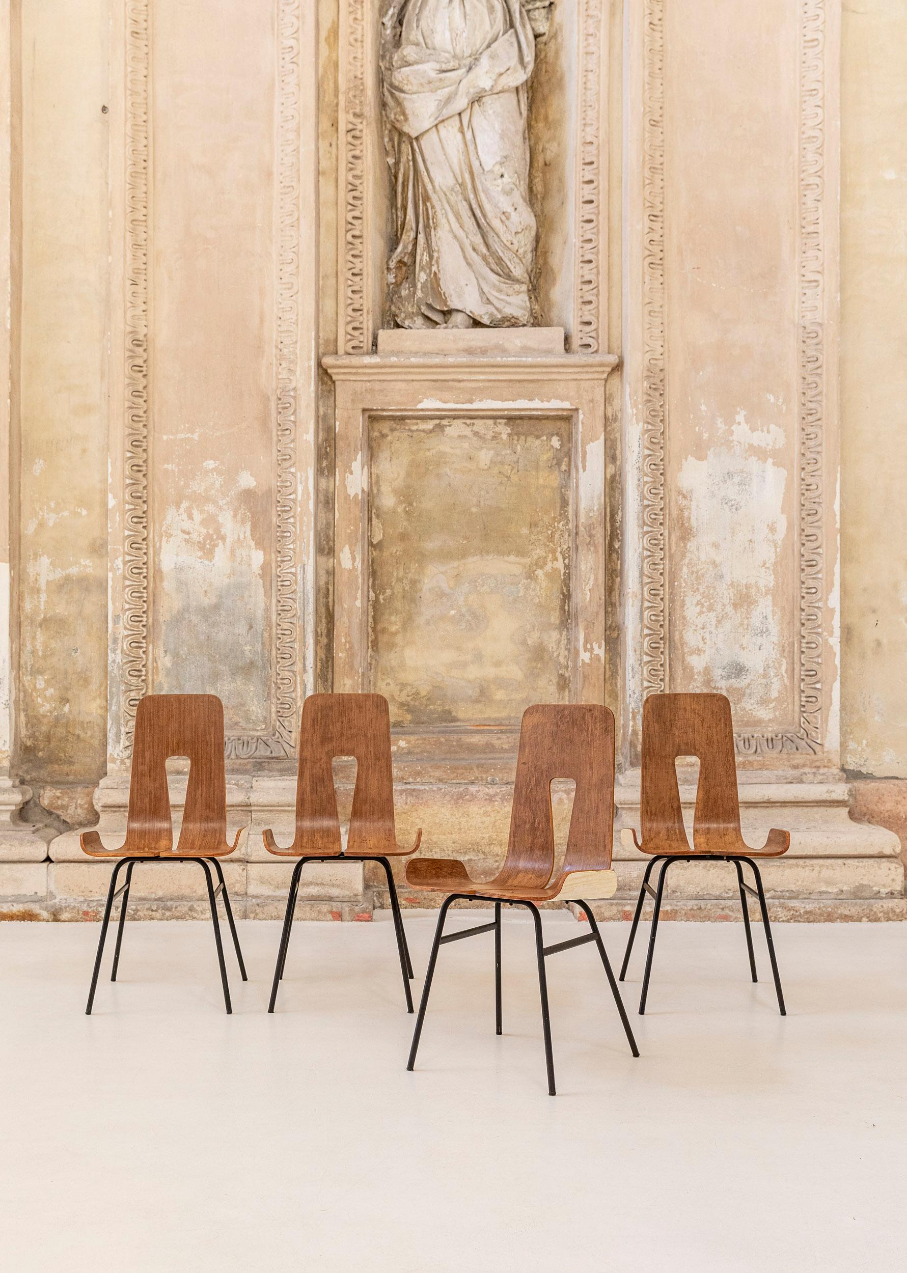 Mid-20th Century Set of Four Wooden Chairs by Carlo Ratti