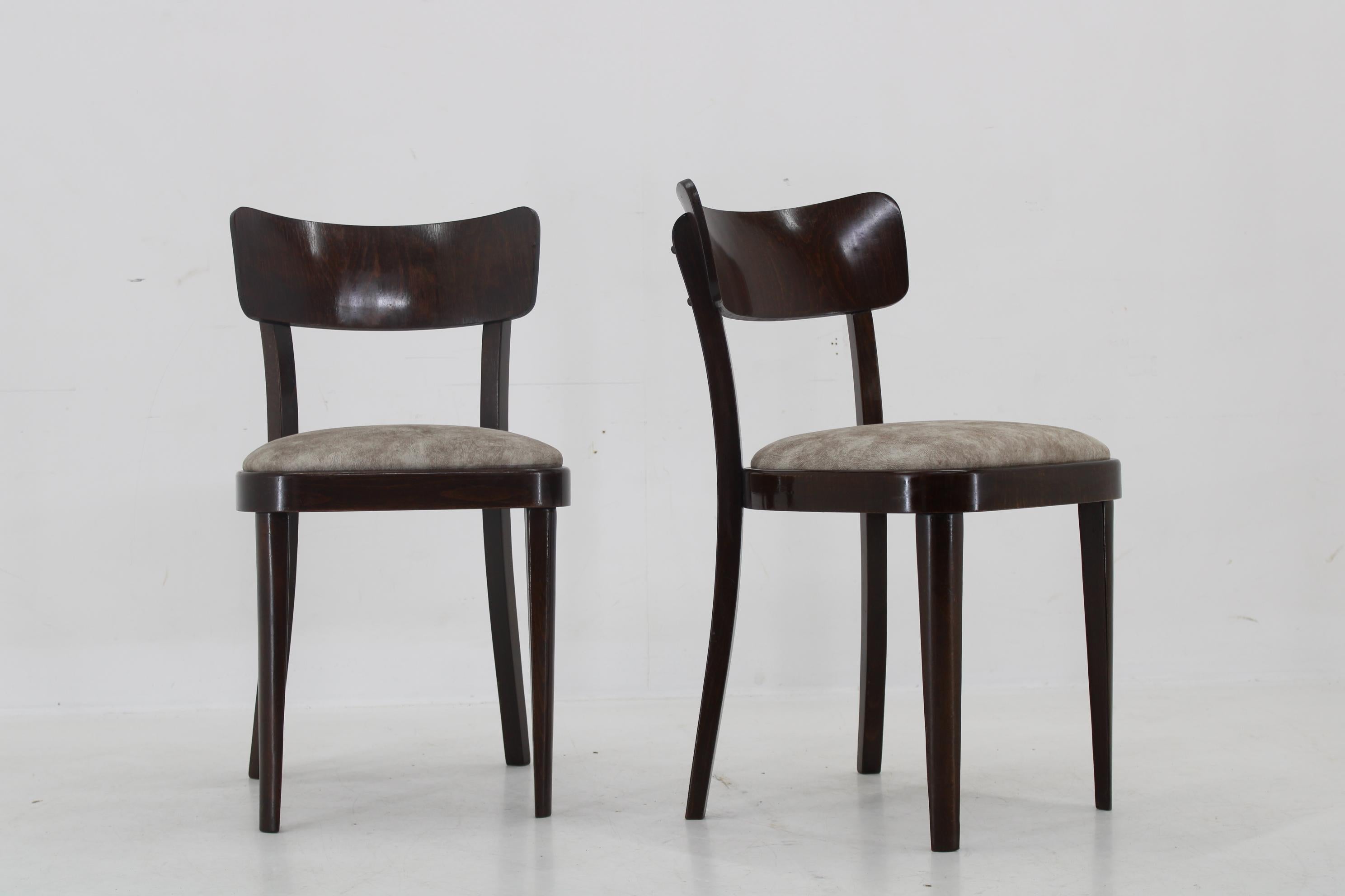 Metà XX secolo Set di quattro sedie in legno, Thonet, anni '50 in vendita