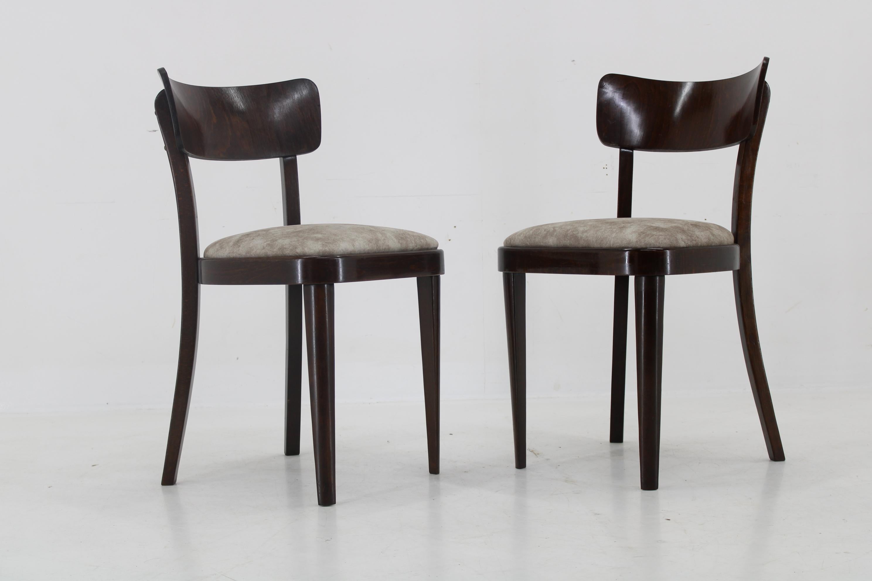 Legno Set di quattro sedie in legno, Thonet, anni '50 in vendita