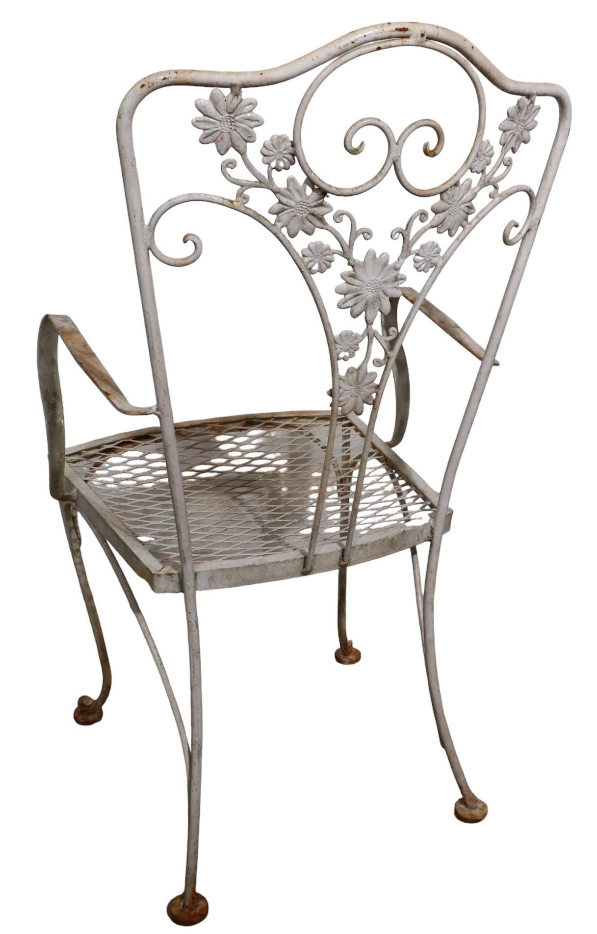 Set of Four Wrought Iron Garden Patio Dining Chars Orleans for Woodard 1950/1960 For Sale 4
