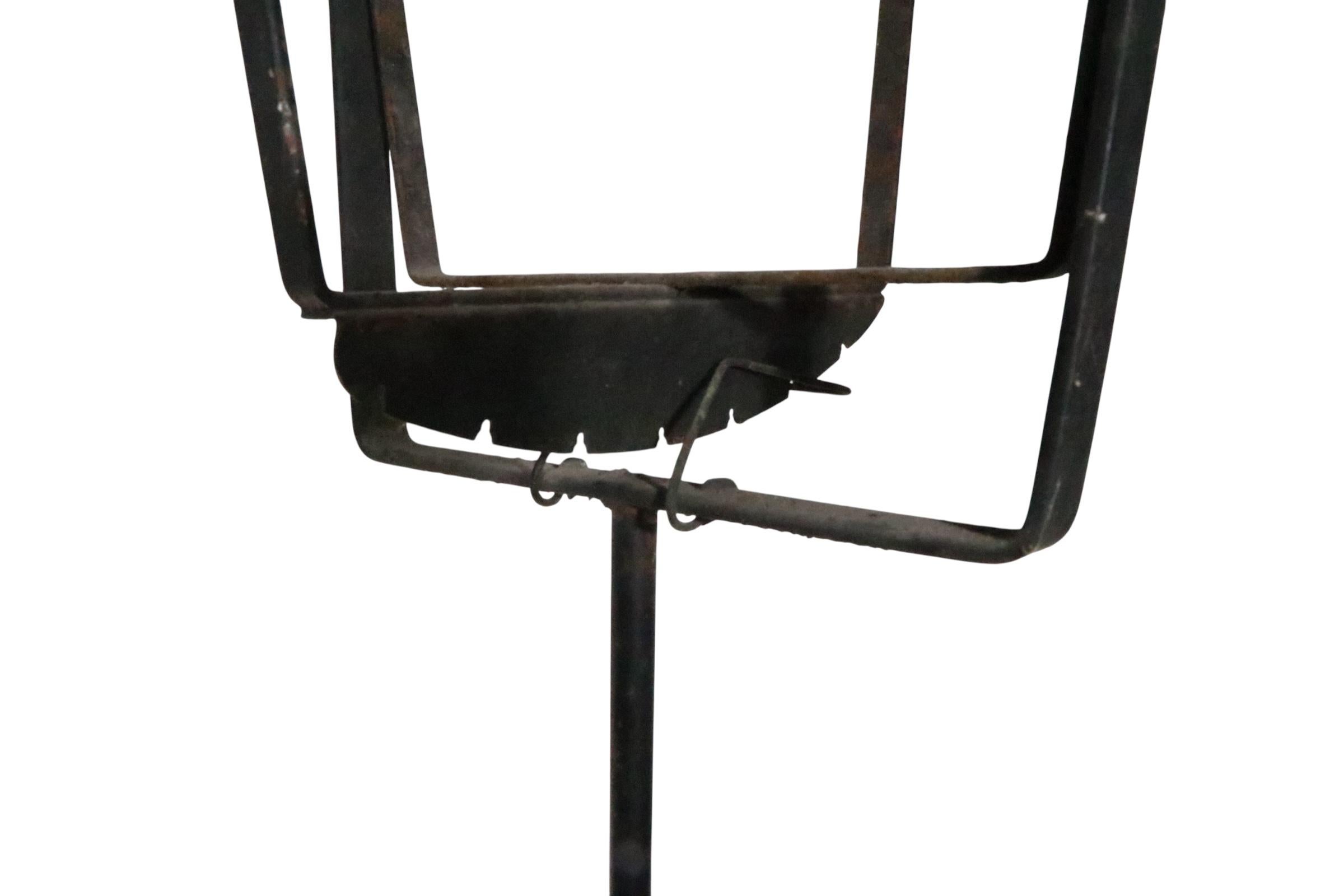 Set di quattro supporti per piante in ferro battuto in vendita 7