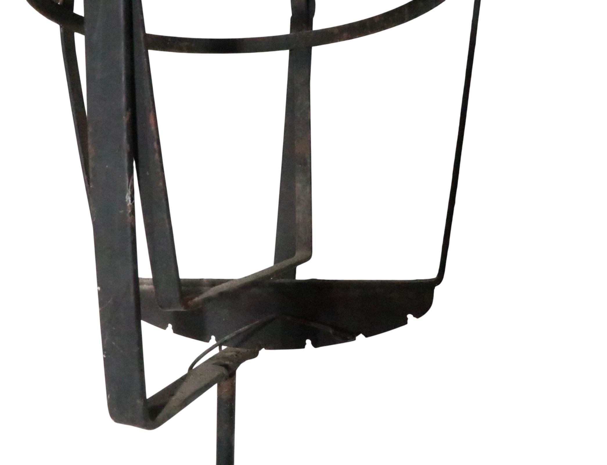 Set di quattro supporti per piante in ferro battuto in vendita 8