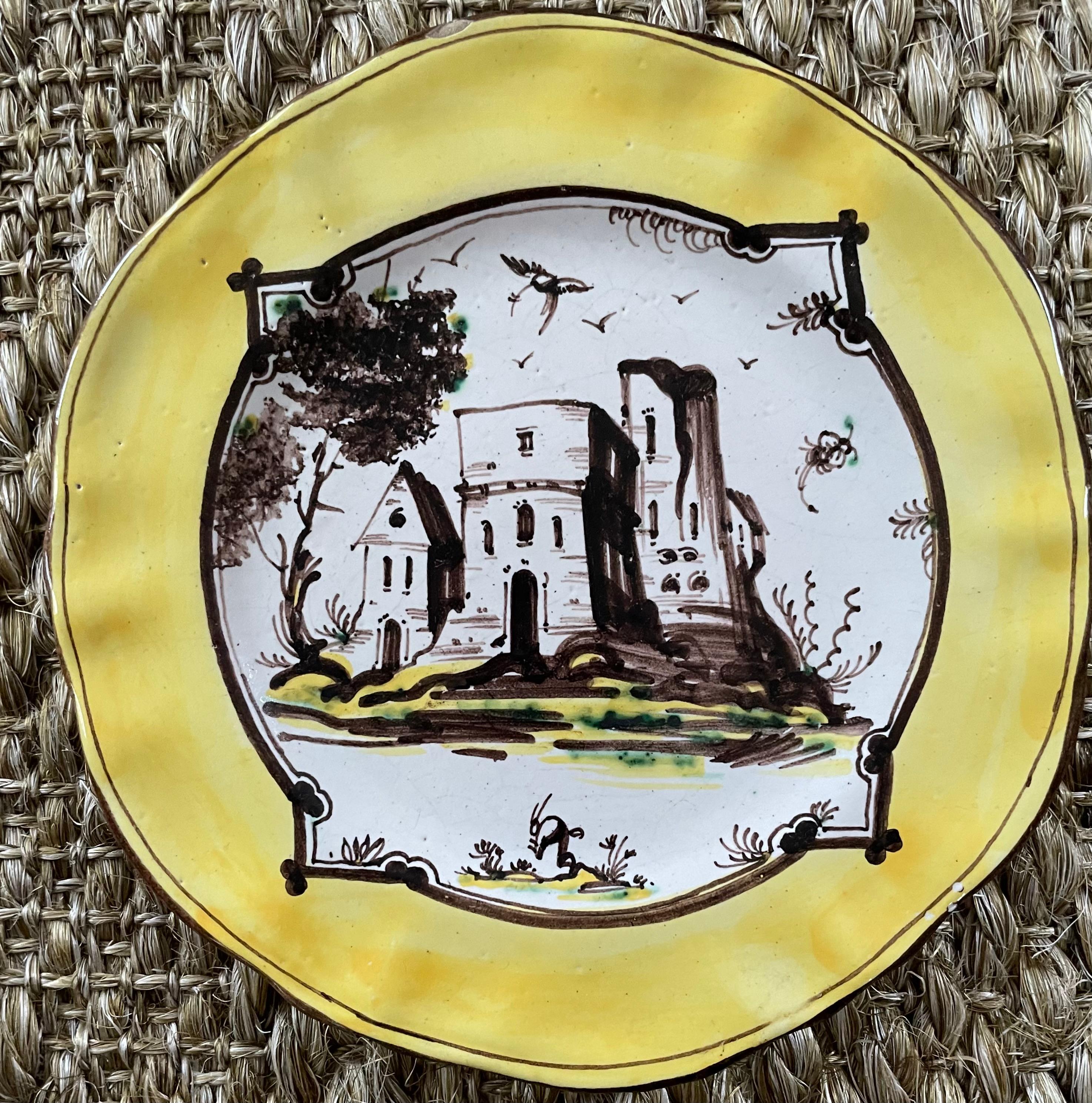 Set of Four Yellow Albisola Plates In Good Condition For Sale In New York, NY