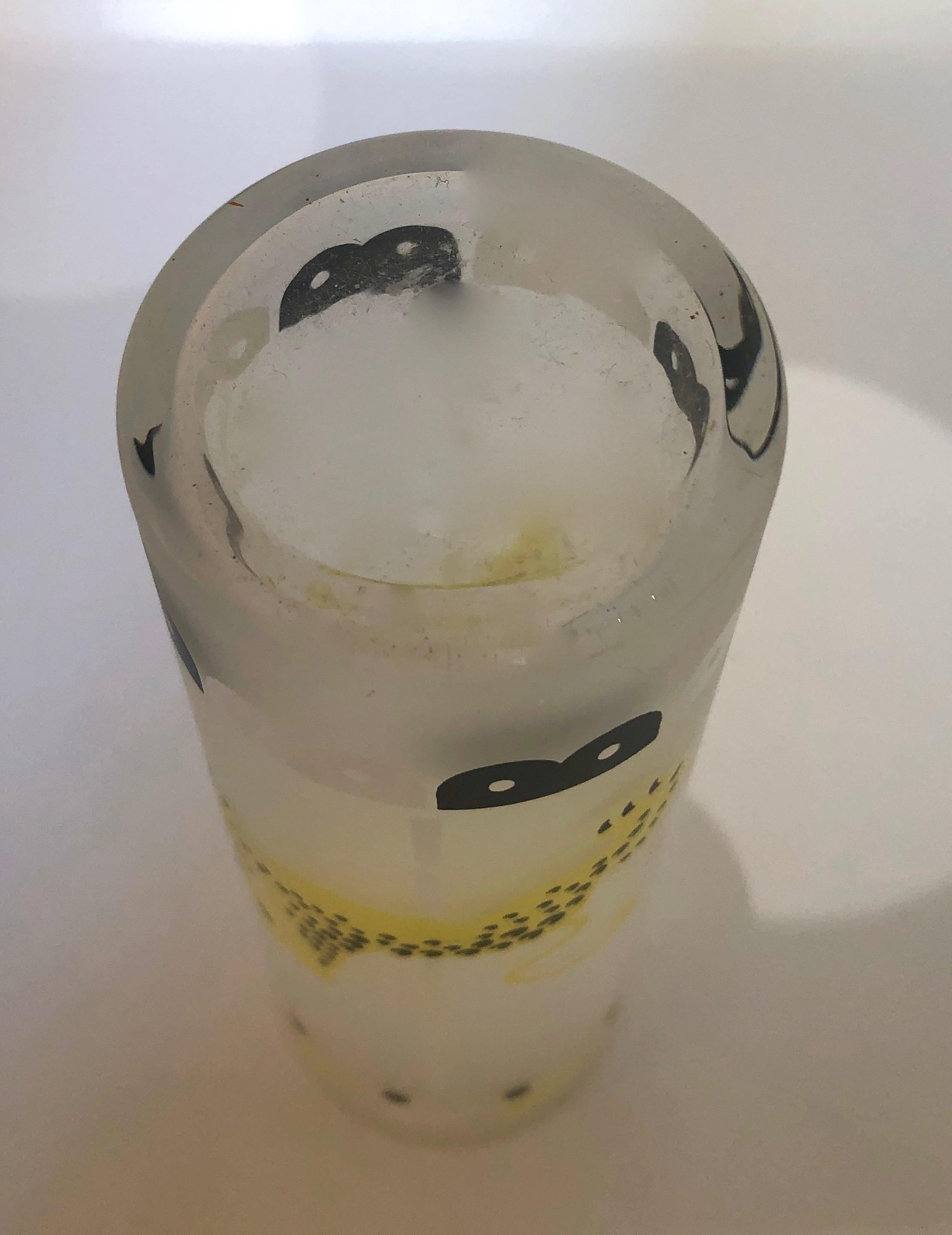 Set of Four Yellow, Blue, Black & White Frosted Zombie Carousel Cocktail Glasses For Sale 1