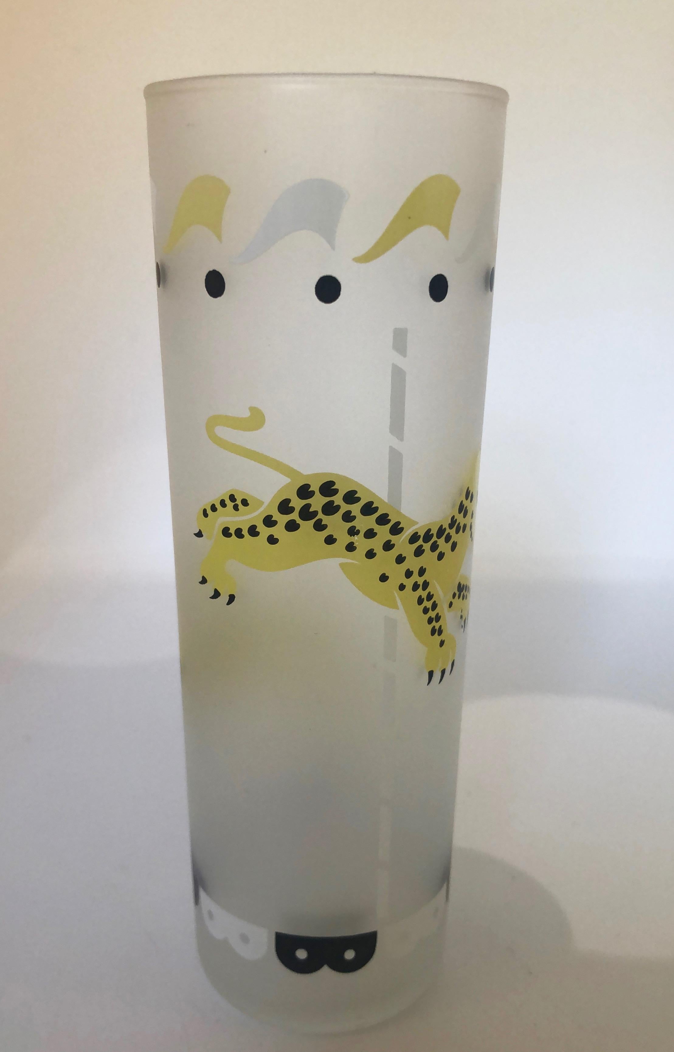 Set of Four Yellow, Blue, Black & White Frosted Zombie Carousel Cocktail Glasses In Good Condition For Sale In Houston, TX