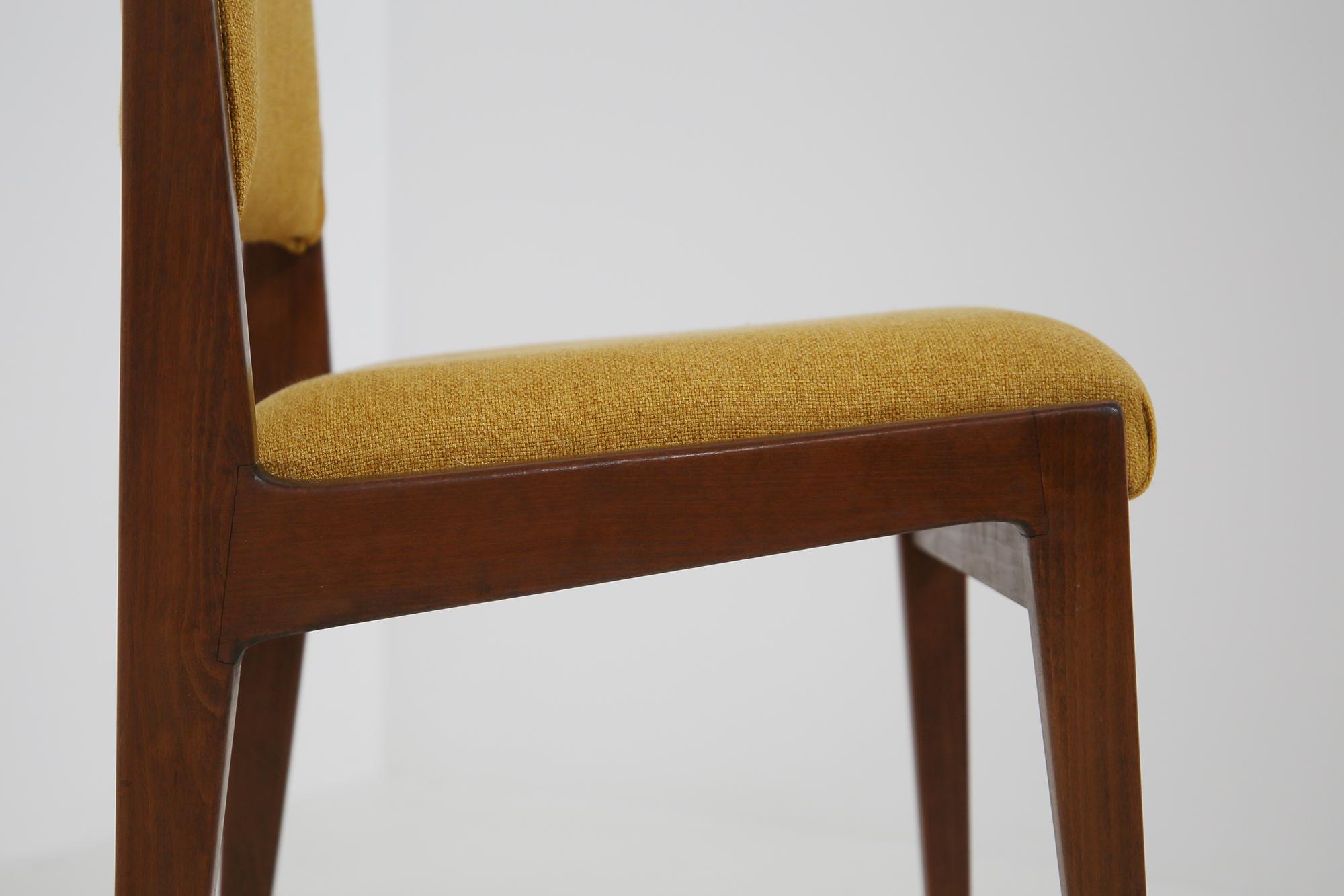 Set aus vier gelben Stühlen von Gianfranco Frattini für Bottega Ghianda, 1960er Jahre 4