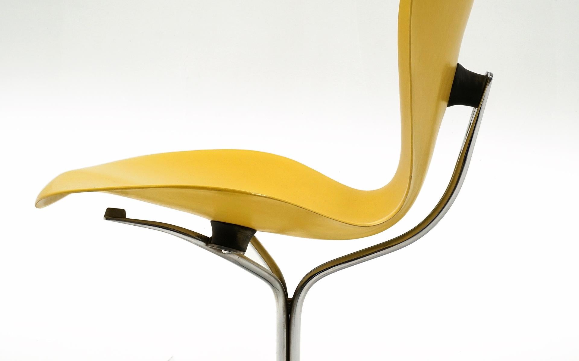 Mid-20th Century Set of Four Yellow Ion Dining Chairs by Gideon Kramer for the Space Needle For Sale