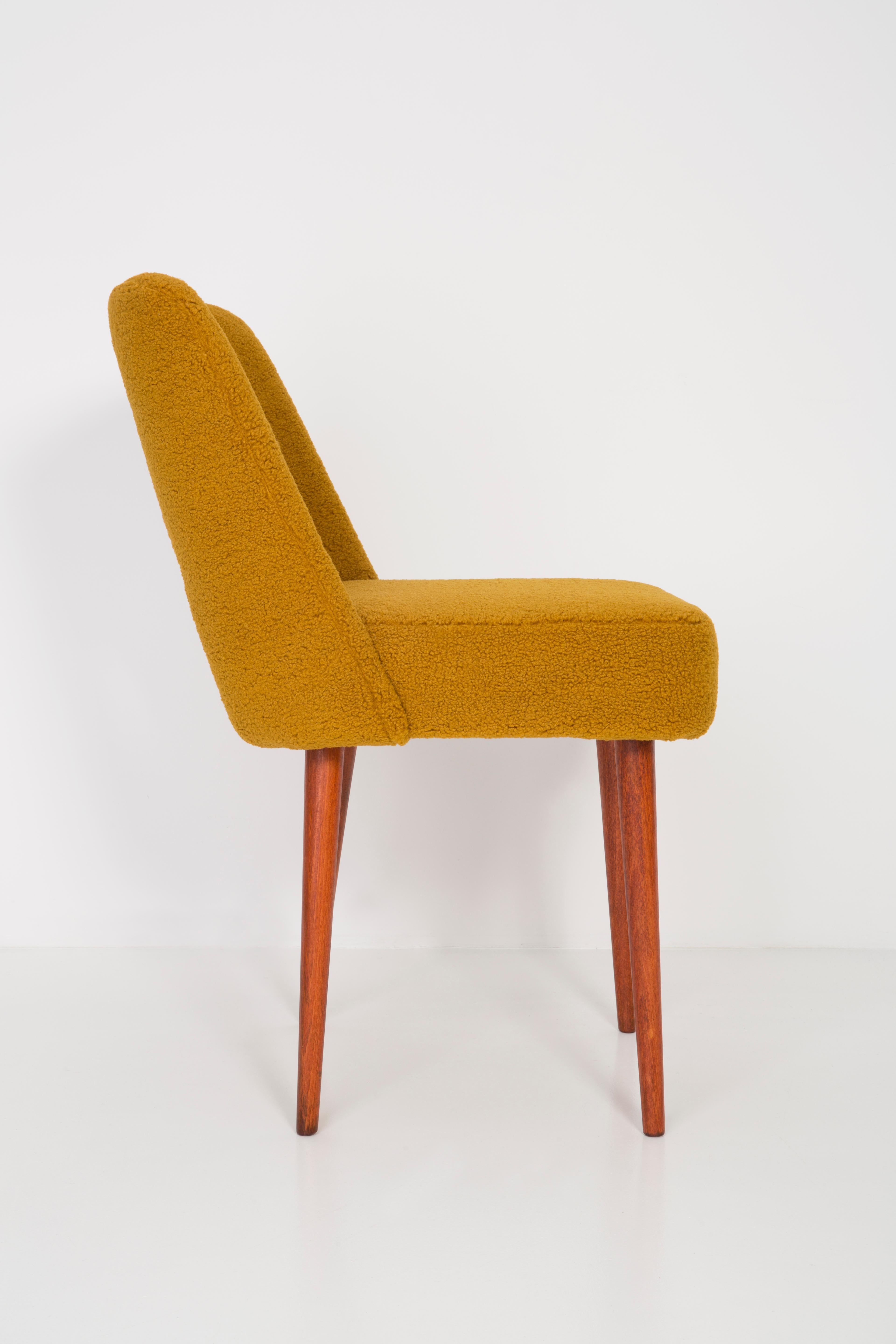 Satz von vier gelben Ochre-Bouclé-Sesseln „Shell“, 1960er Jahre im Angebot 2