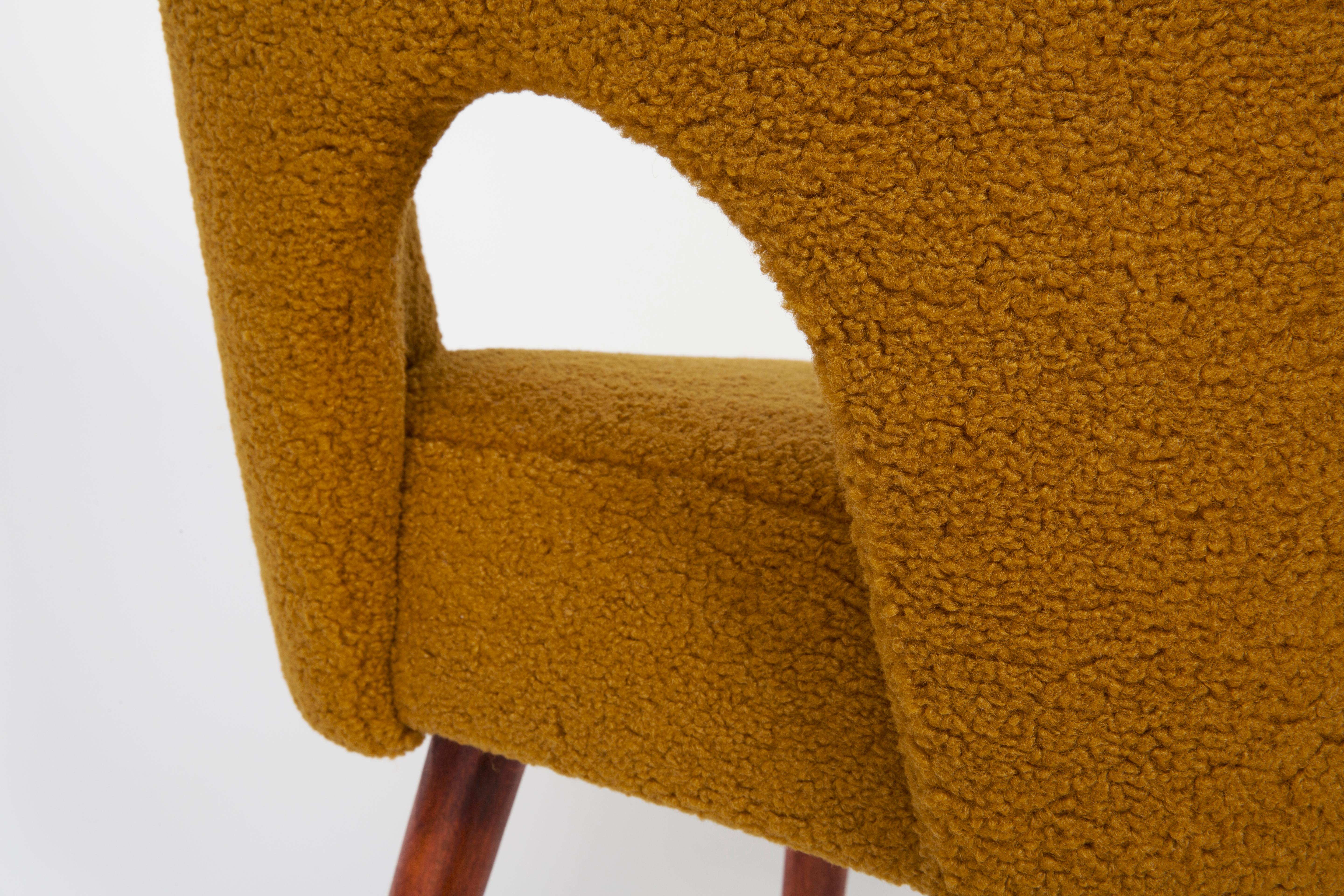 Set of Four Yellow Ochre Boucle 'Shell' Chairs, 1960s For Sale 6