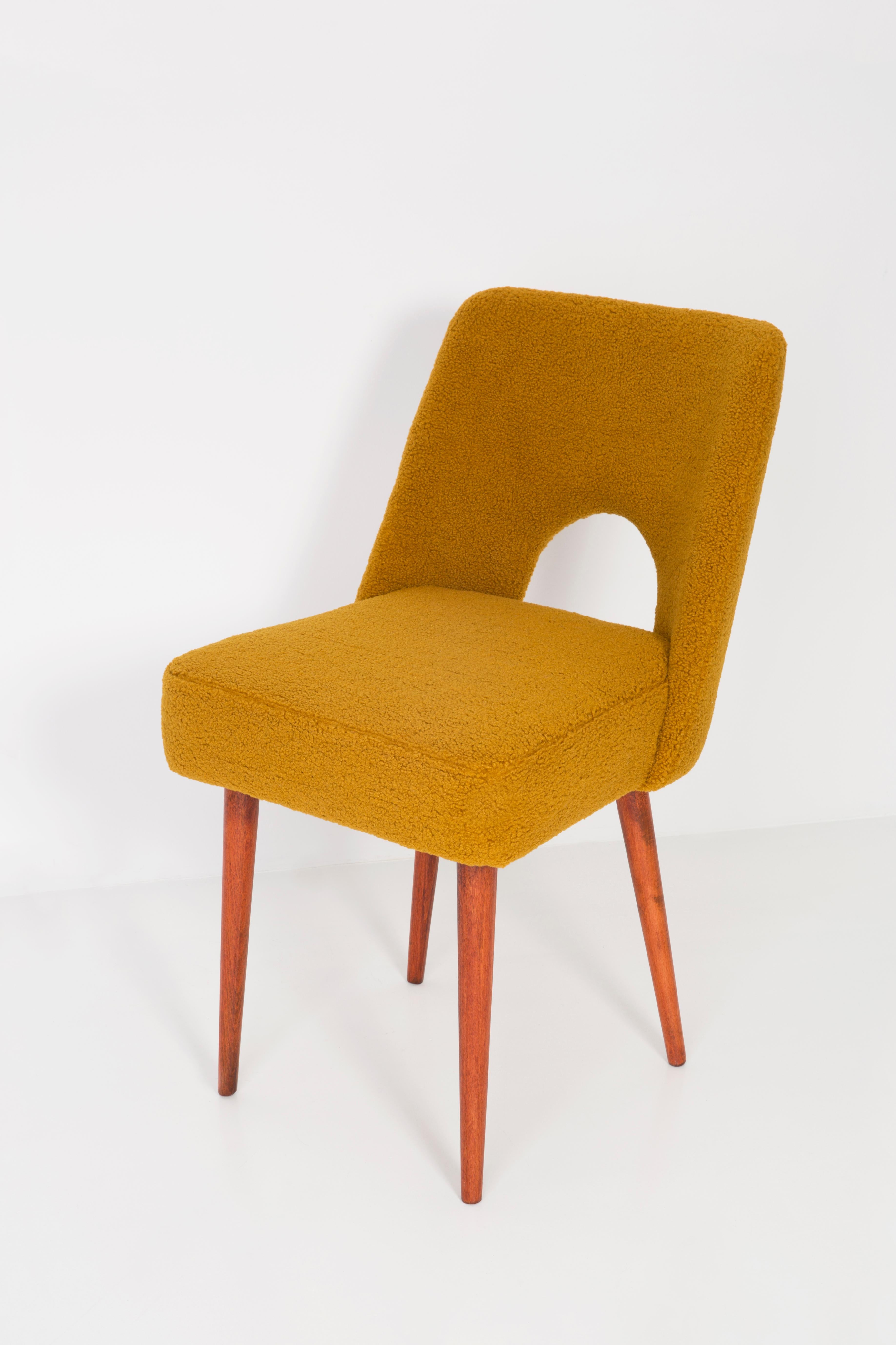 Satz von vier gelben Ochre-Bouclé-Sesseln „Shell“, 1960er Jahre (Textil) im Angebot