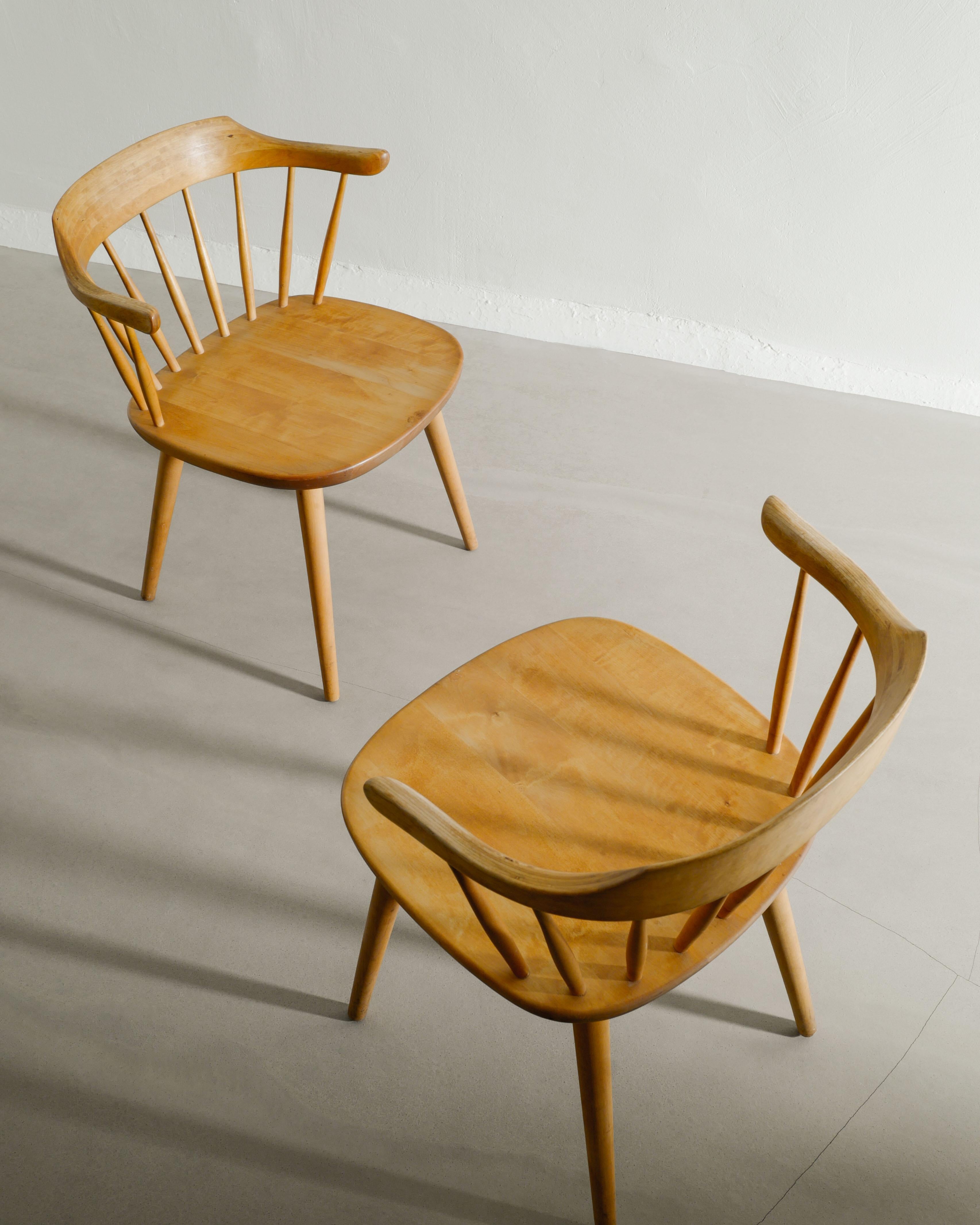 Bouleau Ensemble de quatre chaises de salle à manger en bois de bouleau Yngve Ekström Fabriqué en Suède Années 1950 en vente