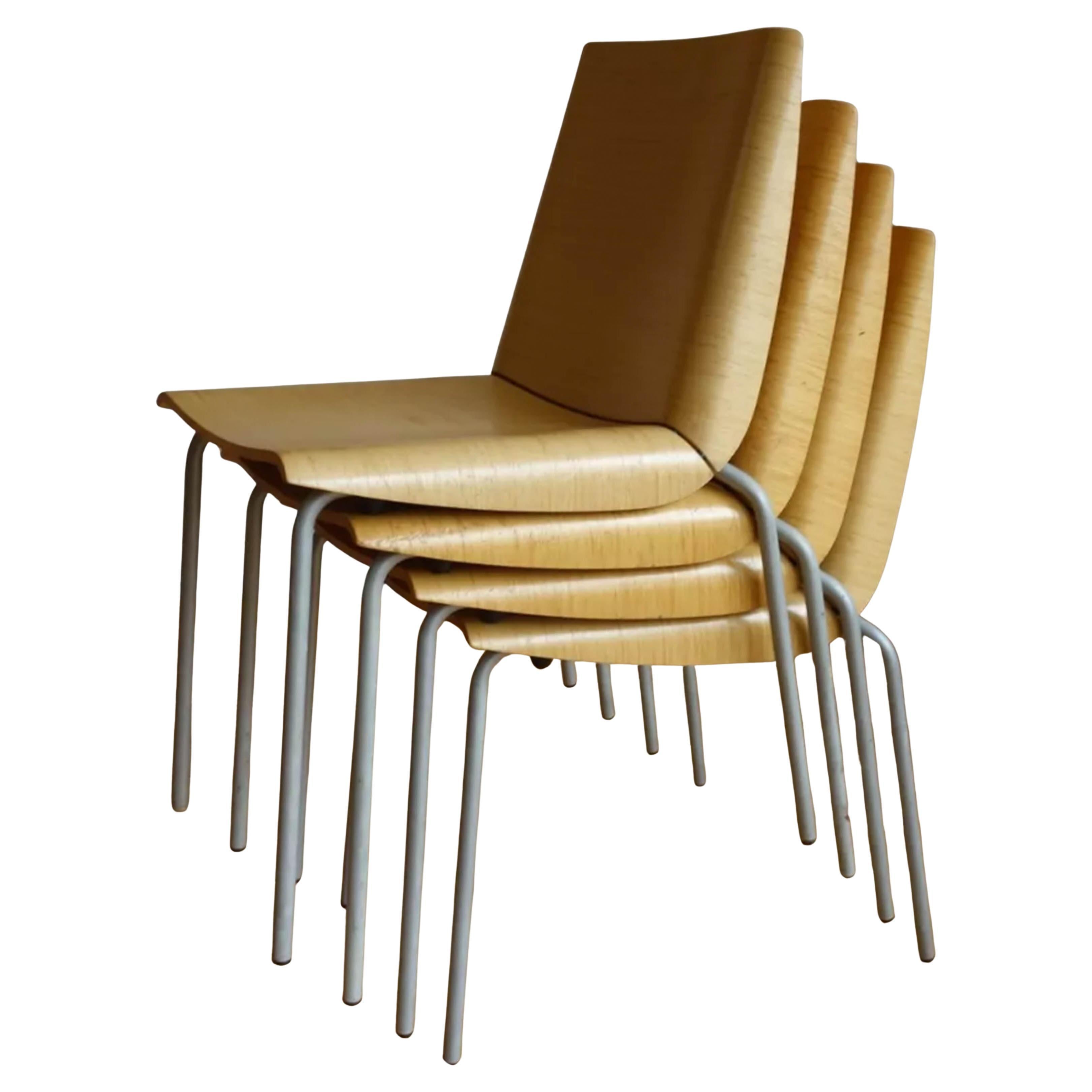 Ensemble de quatre chaises empilables en bois zébré de Cisotti & Laub en vente