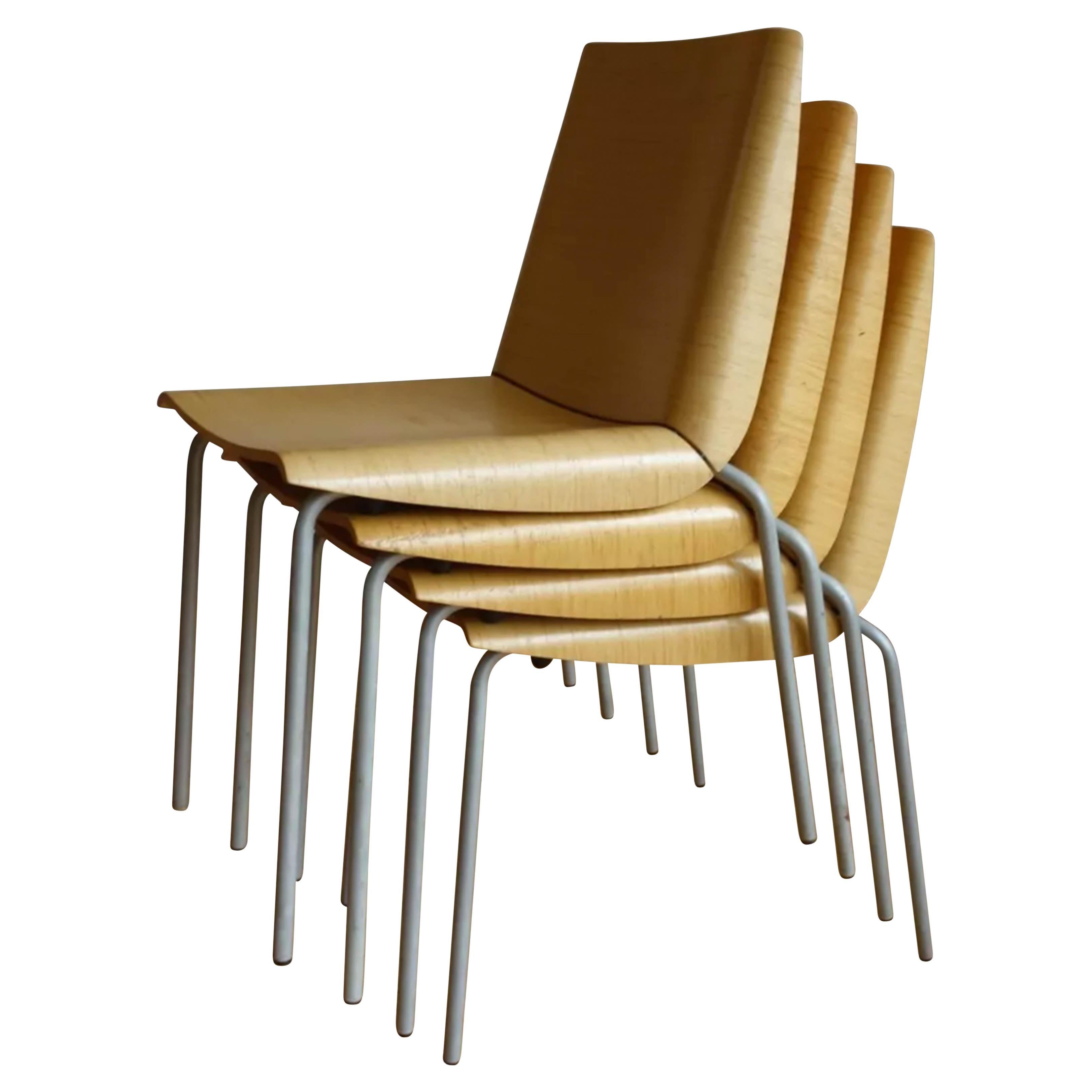 Ensemble de quatre chaises empilables en bois zébré de Cisotti & Laub