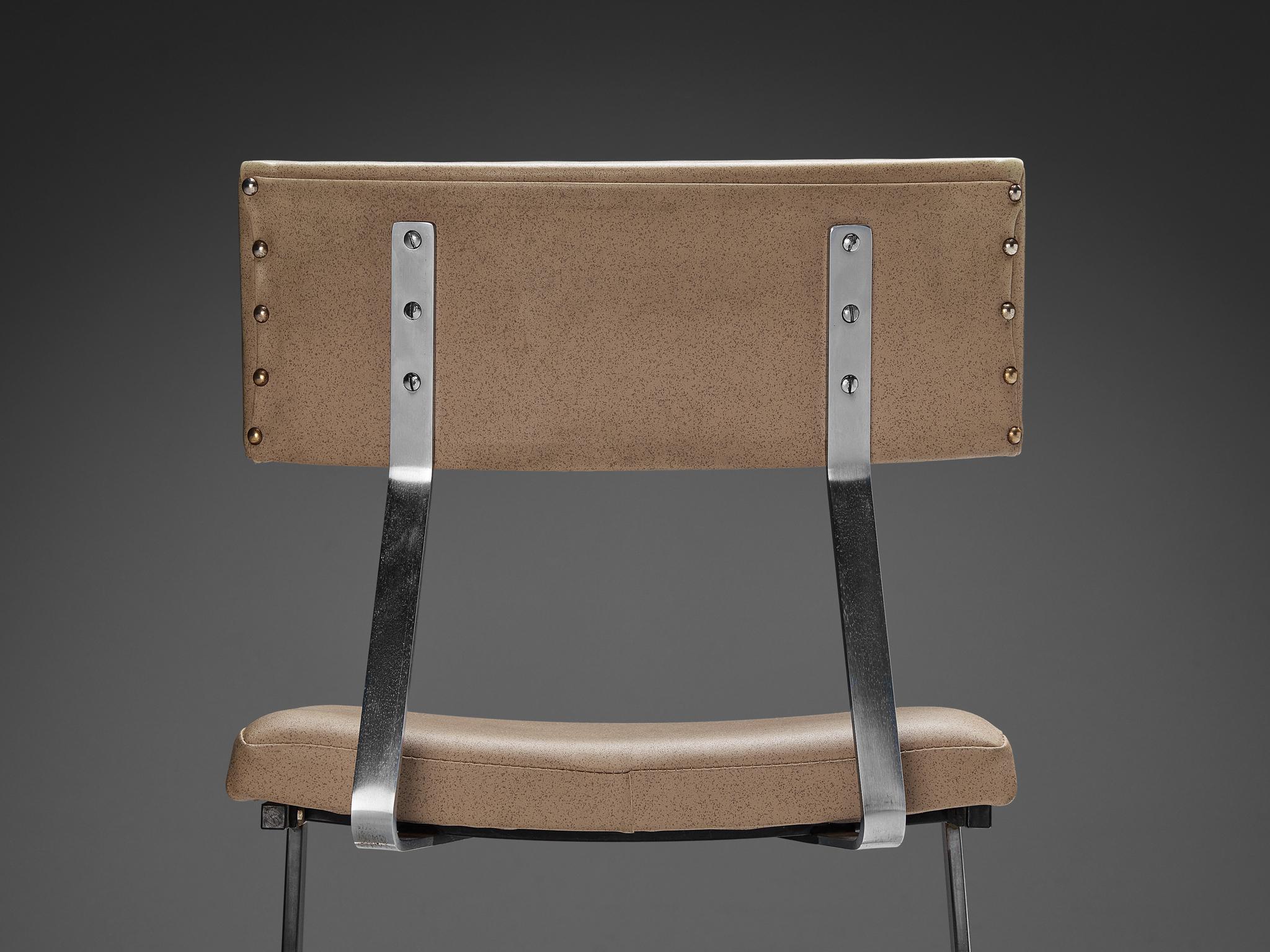 Set aus vier 'Zig Zag'-Stühlen aus Stahl und Kunstleder in Taupe  (Europäisch) im Angebot