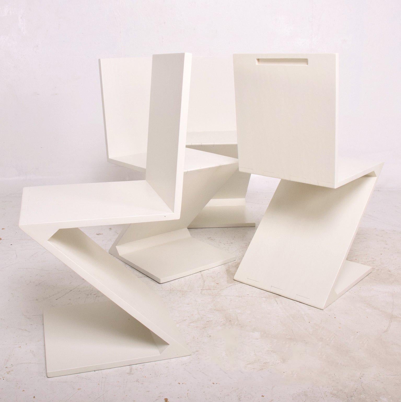 Set of Four Zig Zag Chairs in White Color 2