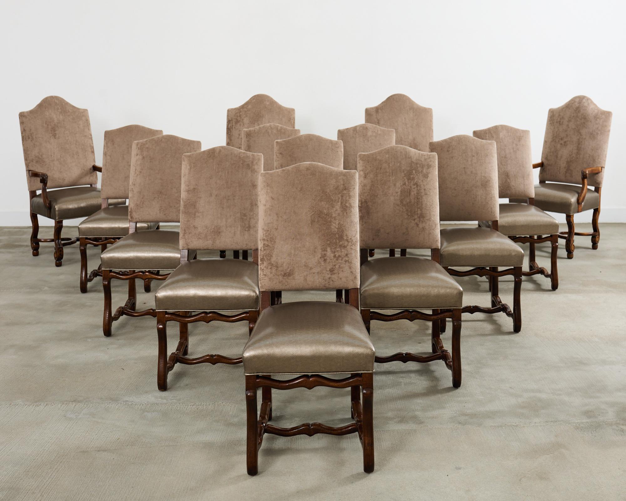 Louis XIII Ensemble de quatorze chaises de salle à manger Os de Mouton de style baroque en vente