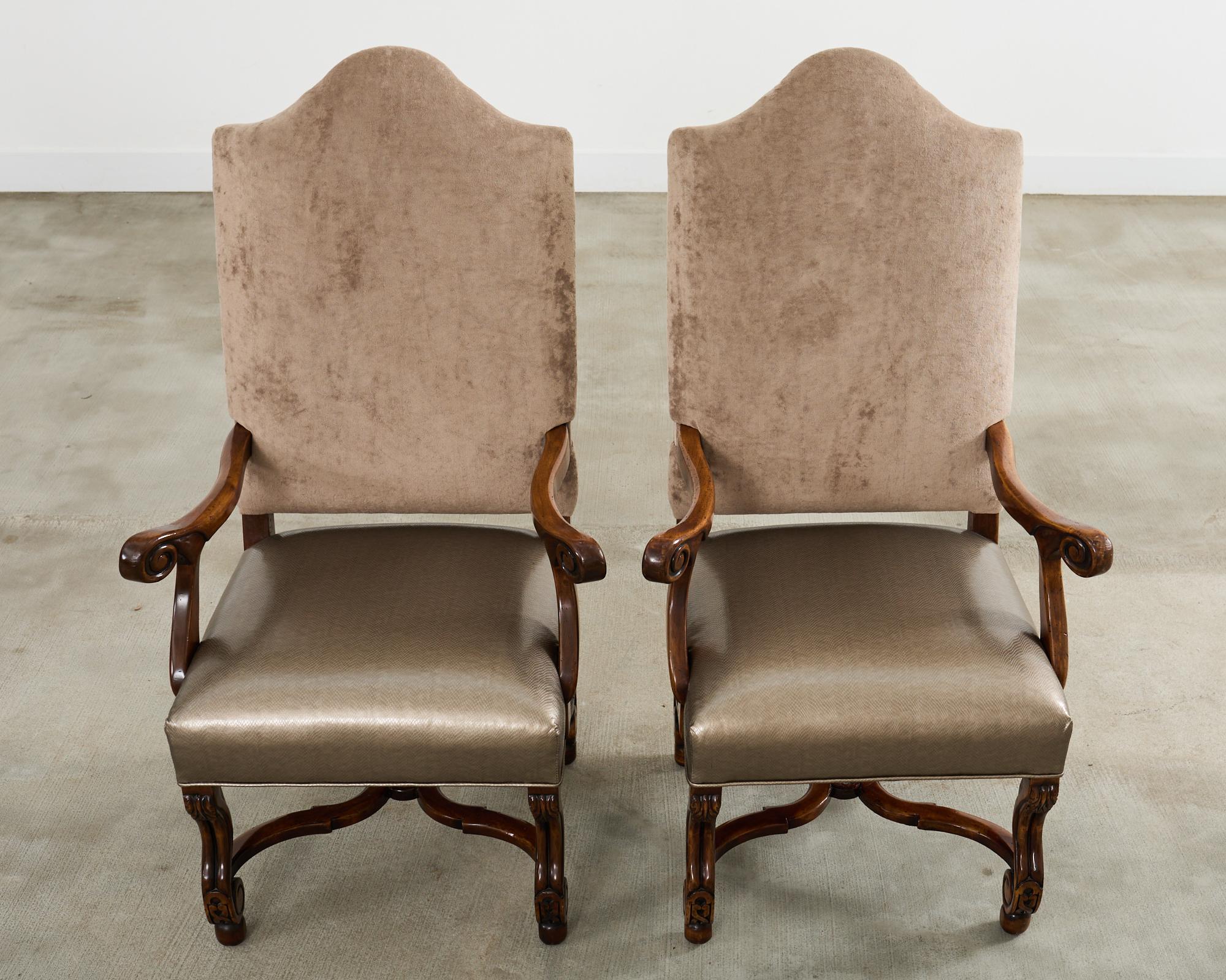 Ensemble de quatorze chaises de salle à manger Os de Mouton de style baroque Bon état - En vente à Rio Vista, CA