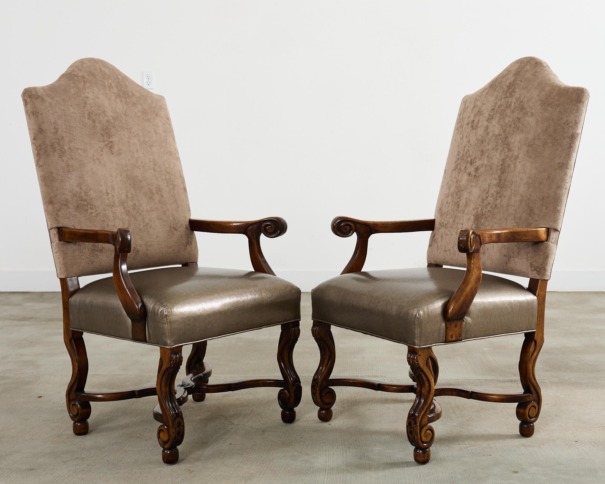 XXIe siècle et contemporain Ensemble de quatorze chaises de salle à manger Os de Mouton de style baroque en vente