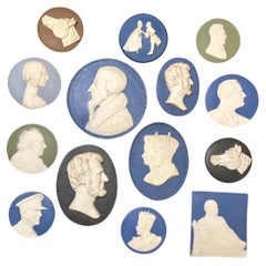 Ensemble de quatorze médaillons camée en jaspe de Wedgwood