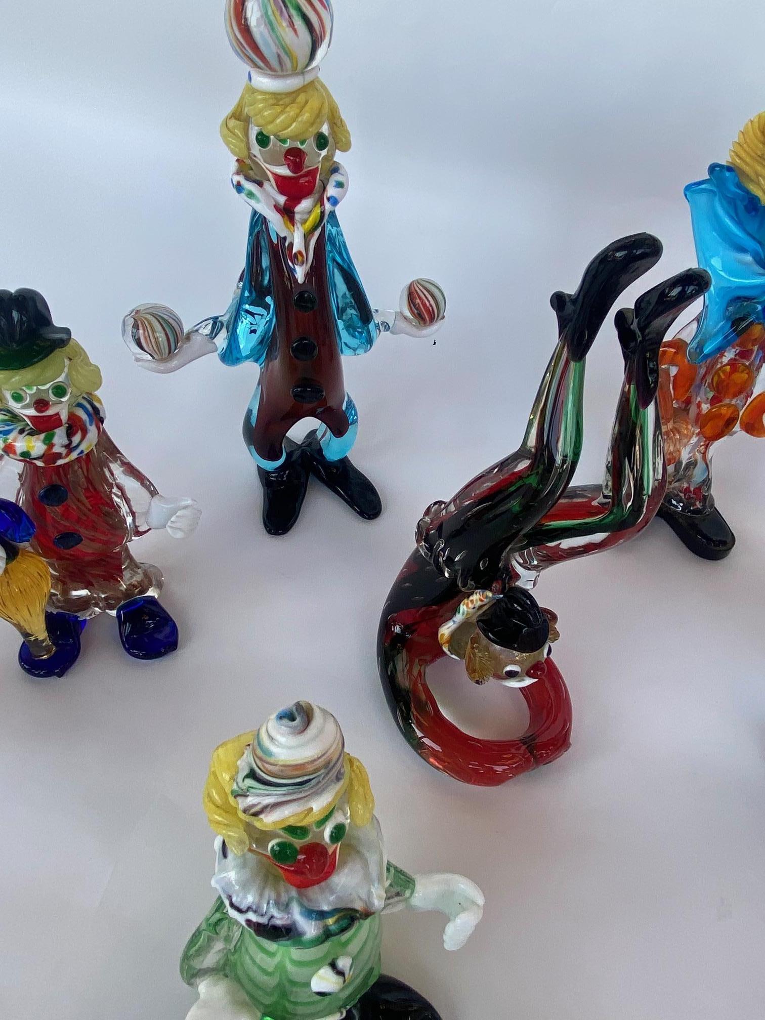 italien Ensemble de quatorze clowns en verre de Murano, 20e siècle en vente