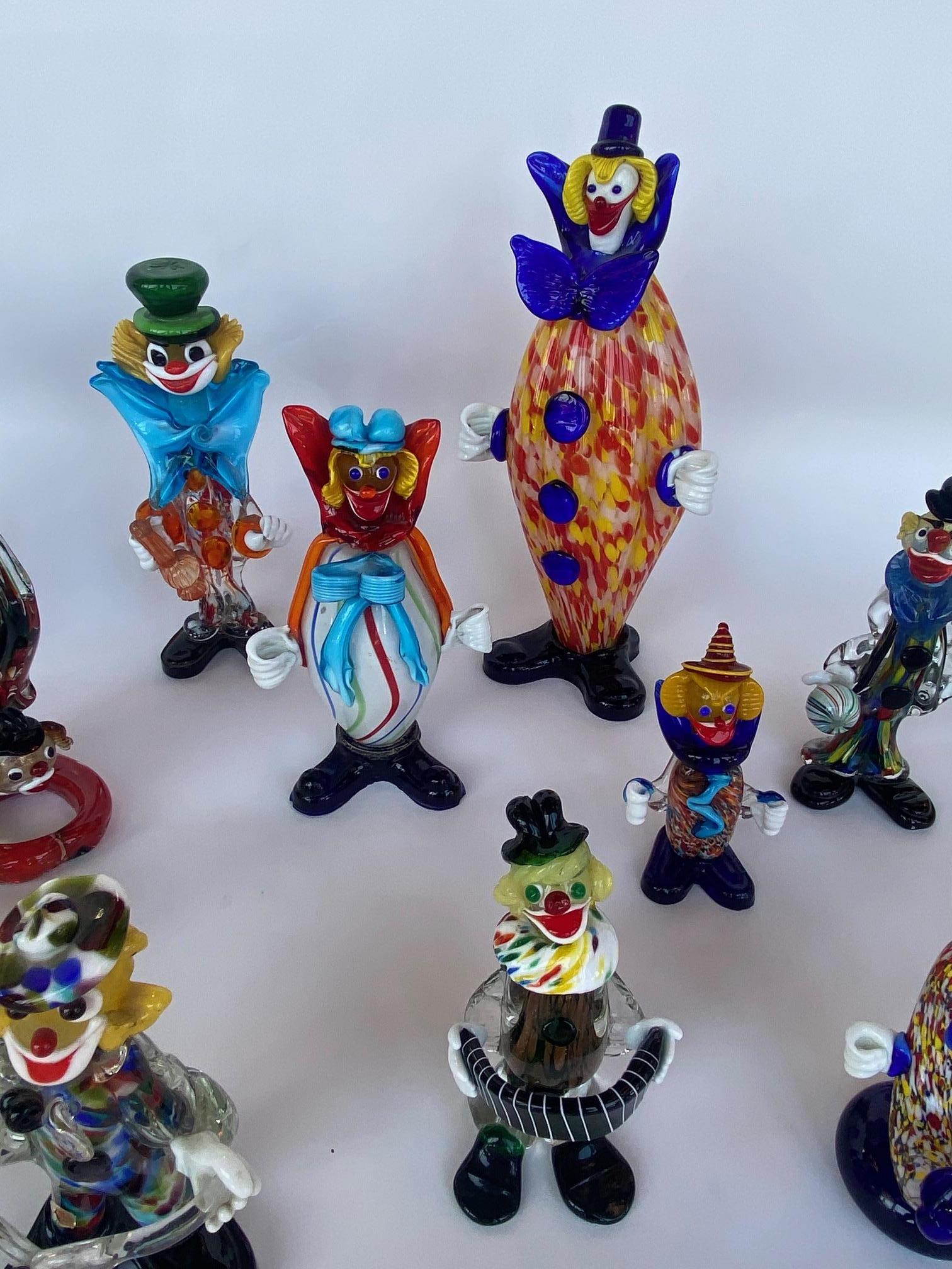 Ensemble de quatorze clowns en verre de Murano, 20e siècle en vente 1