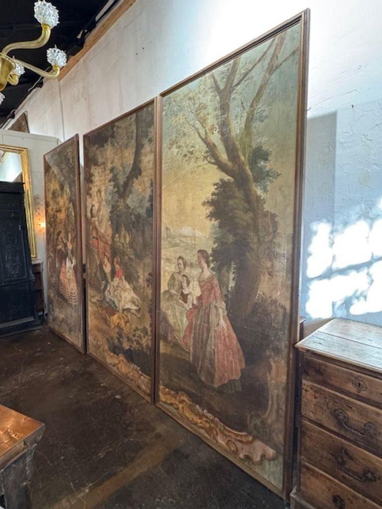 Ce produit est un ensemble de peintures à l'huile sur toile du XVIIIe siècle représentant des scènes de cour. Chaque tableau capture des moments romantiques de l'époque, avec des détails complexes et des couleurs vives typiques du style baroque